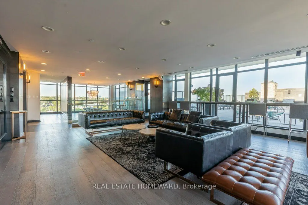 1190 Dundas Street E, #809