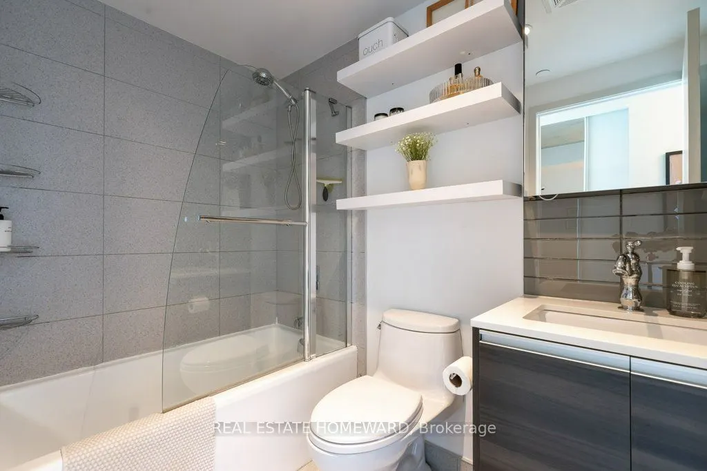 1190 Dundas Street E, #809
