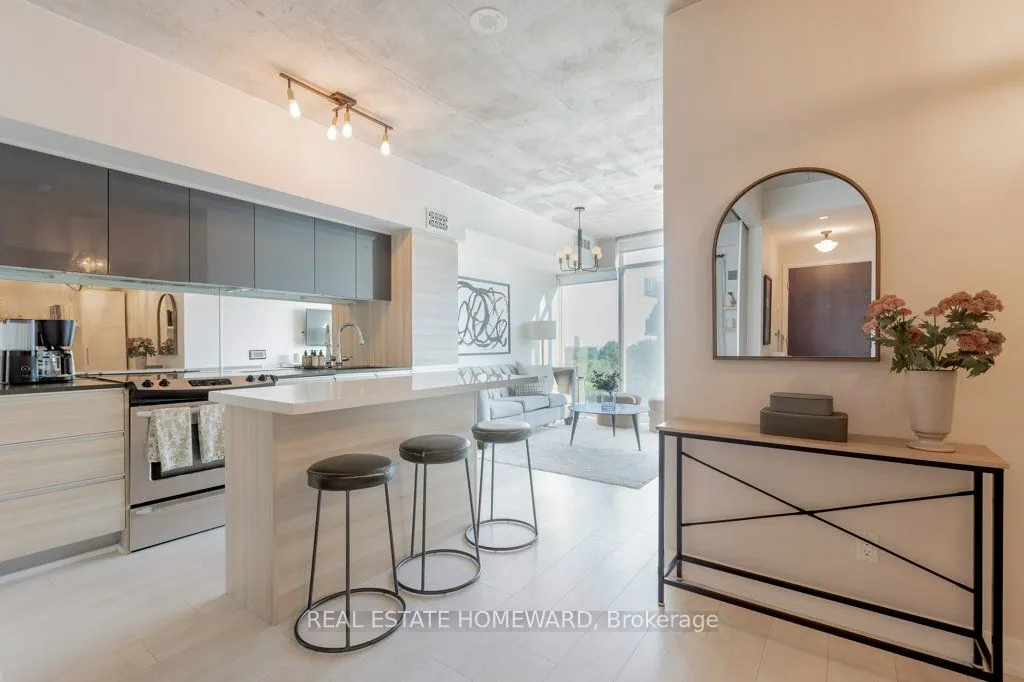 1190 Dundas Street E, #809