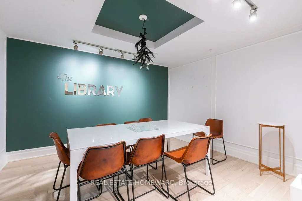 1190 Dundas Street E, #809
