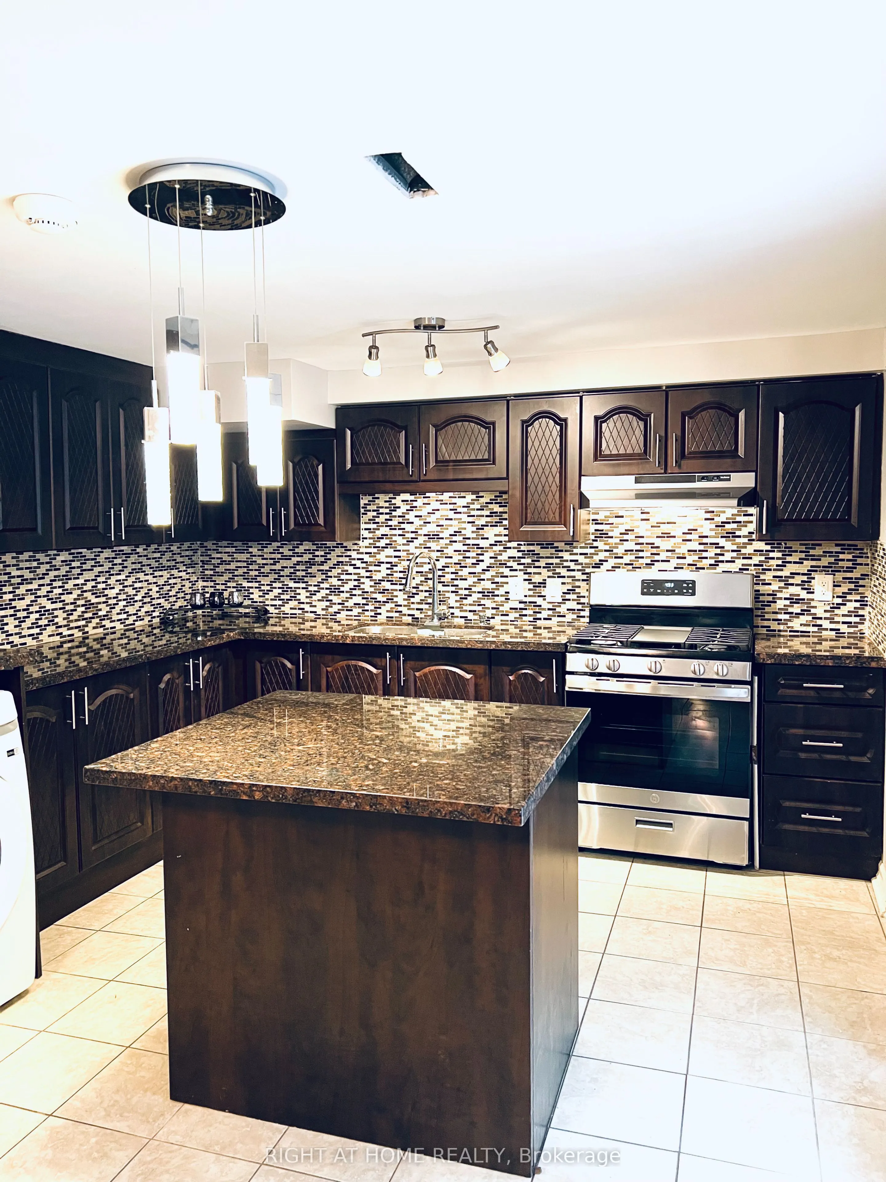 28 Hawkstone Crescent, #bsmt