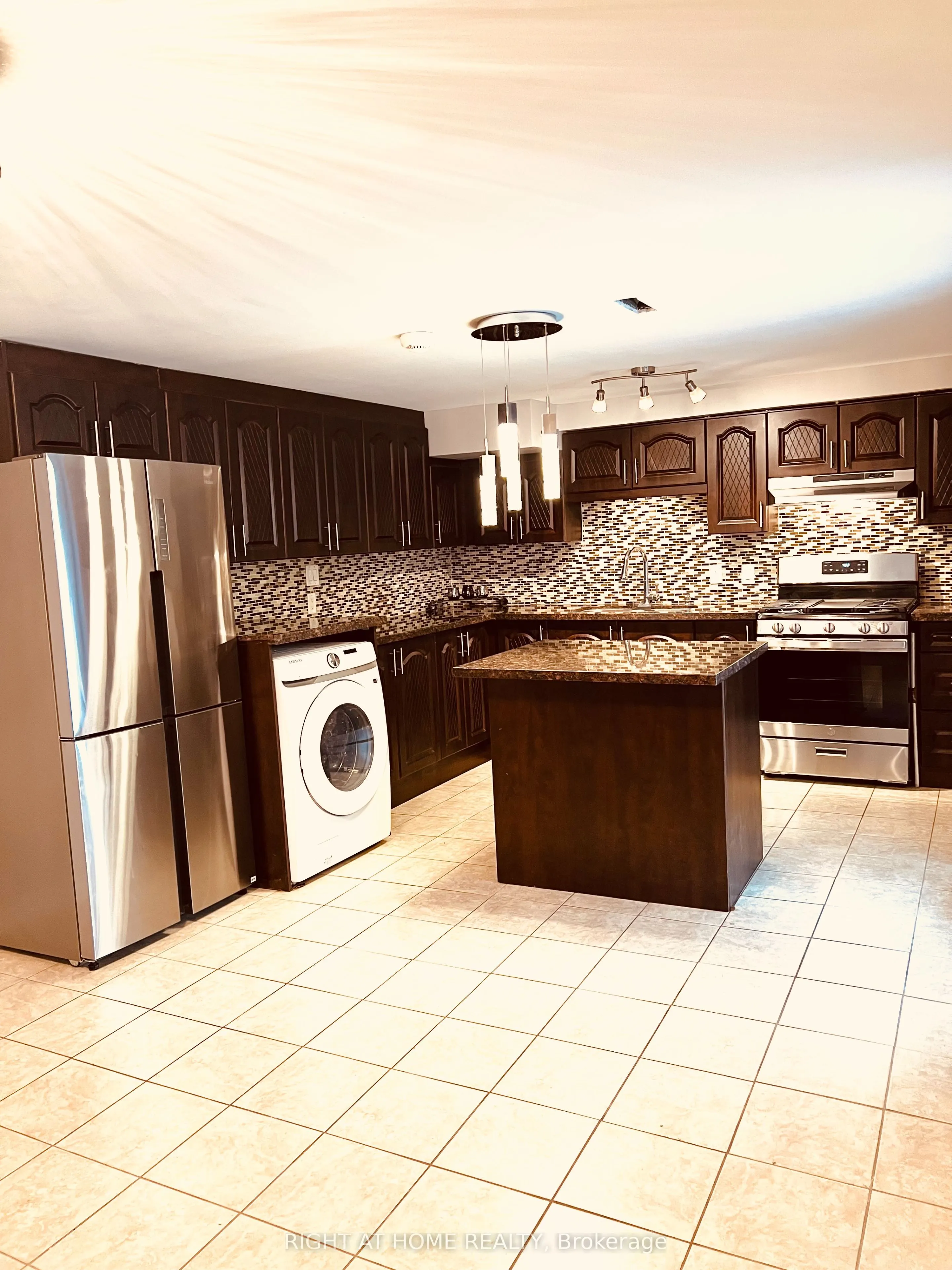 28 Hawkstone Crescent, #bsmt