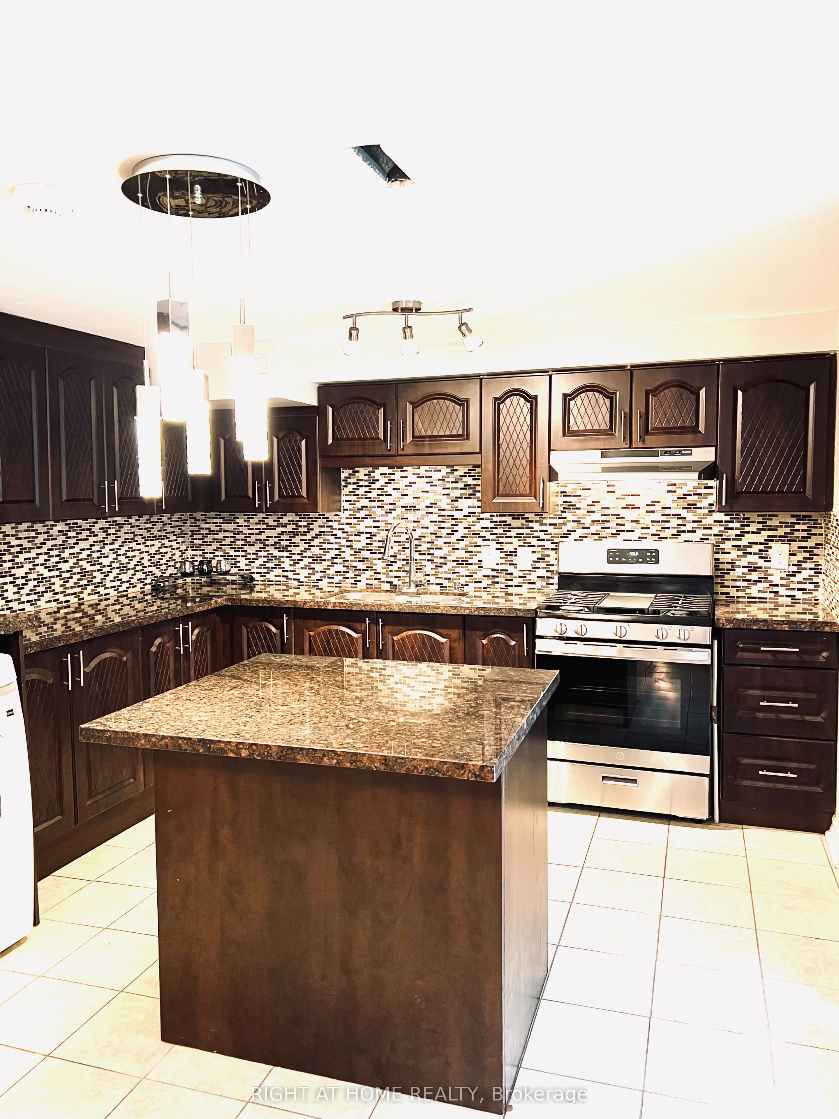 28 Hawkstone Crescent, #bsmt