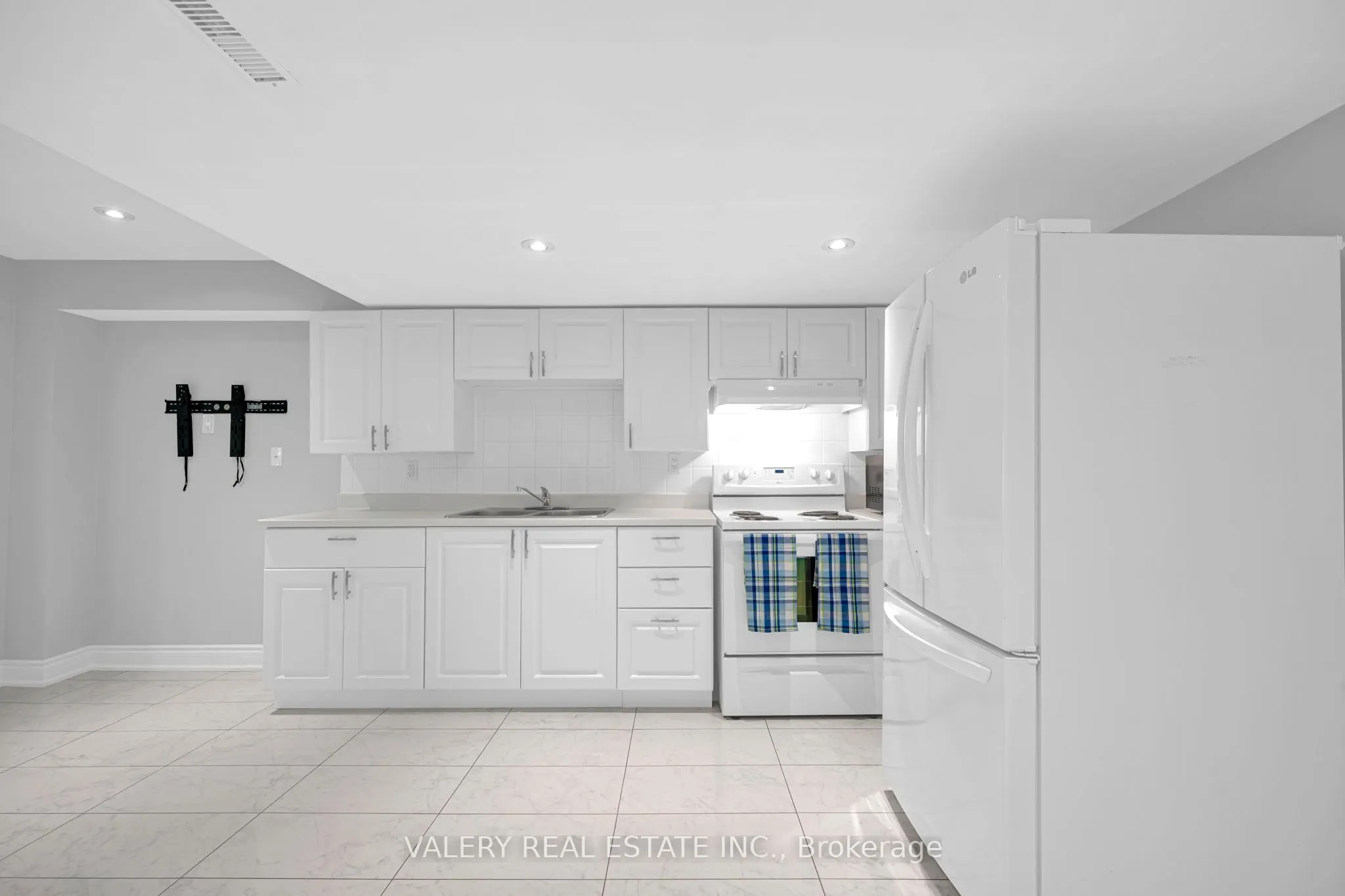 63 Angier Crescent, #Basement