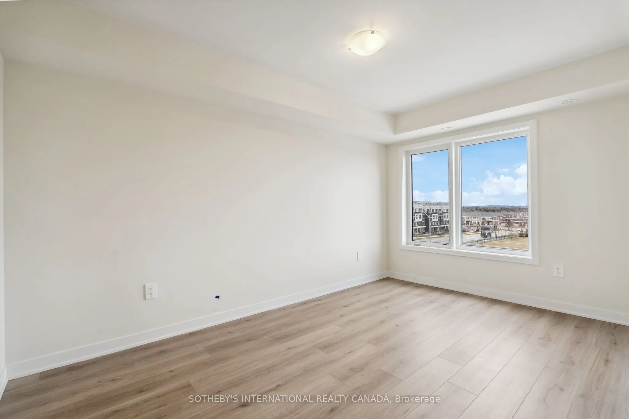1695 Dersan Street, #204