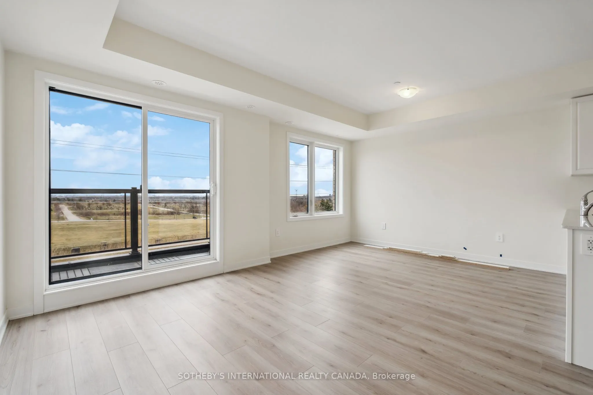 1695 Dersan Street, #204