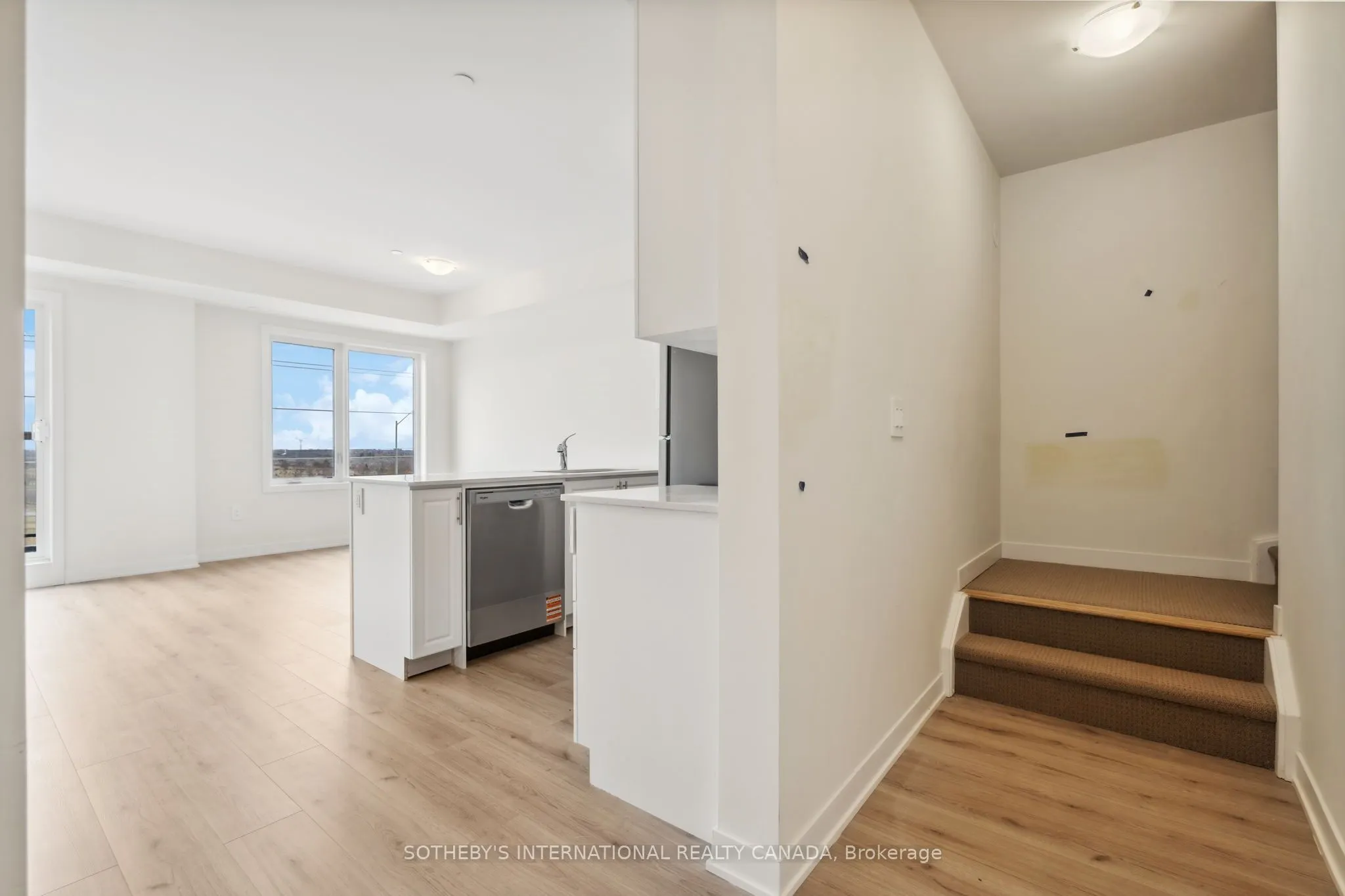 1695 Dersan Street, #204