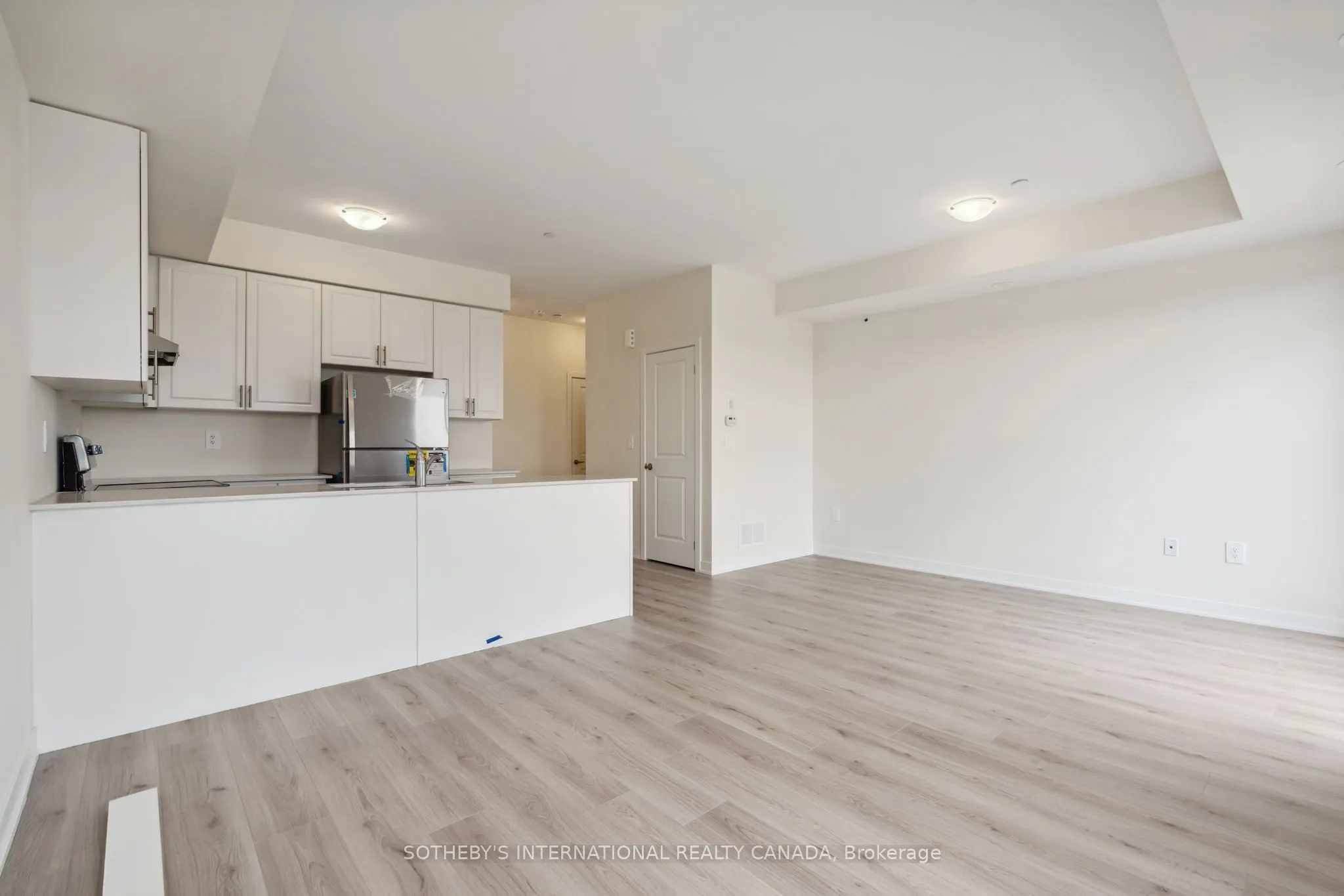 1695 Dersan Street, #204