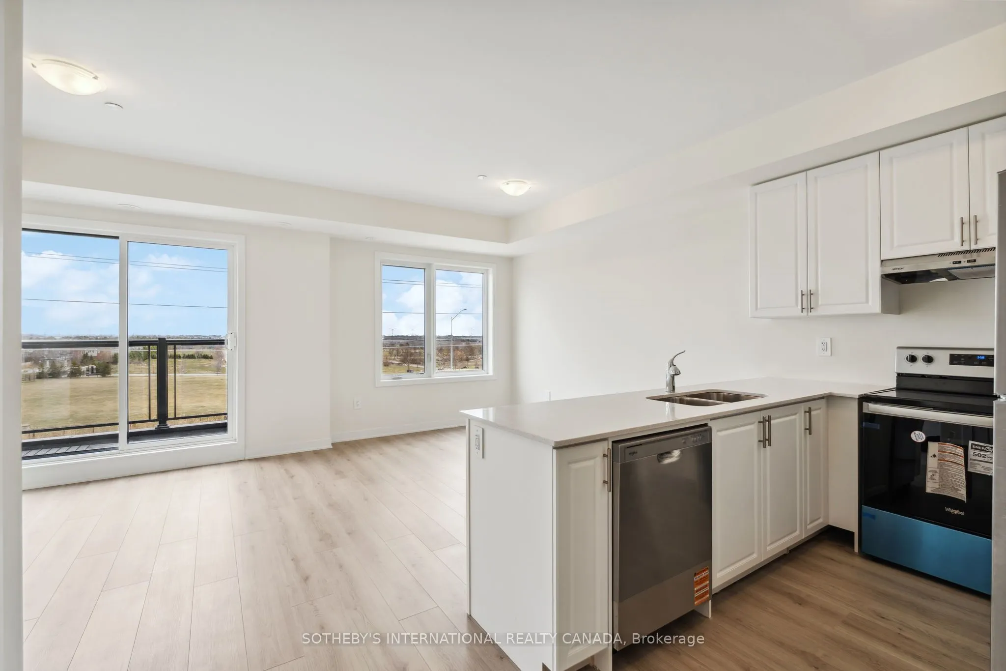 1695 Dersan Street, #204