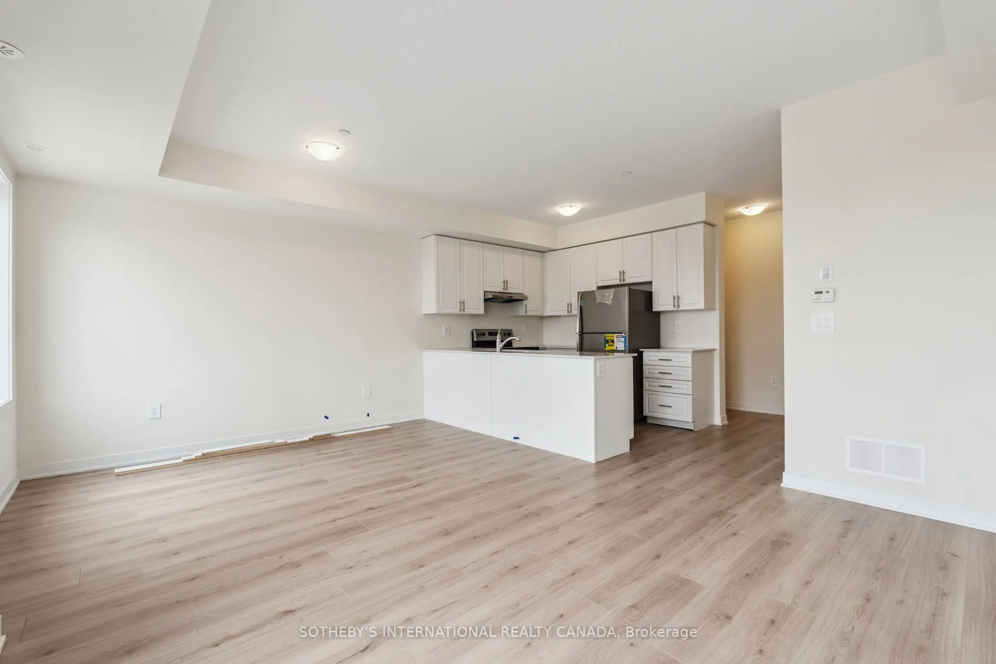 1695 Dersan Street, #204