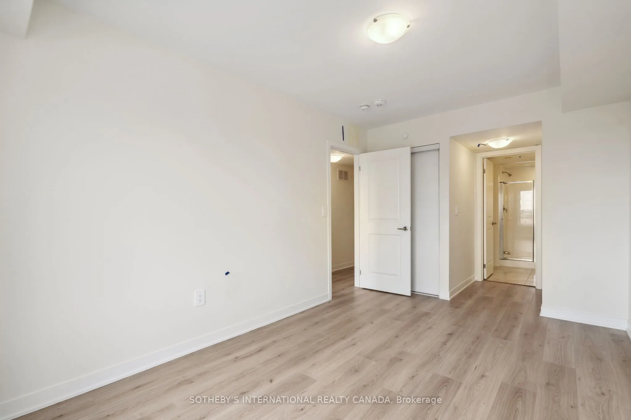 1695 Dersan Street, #204