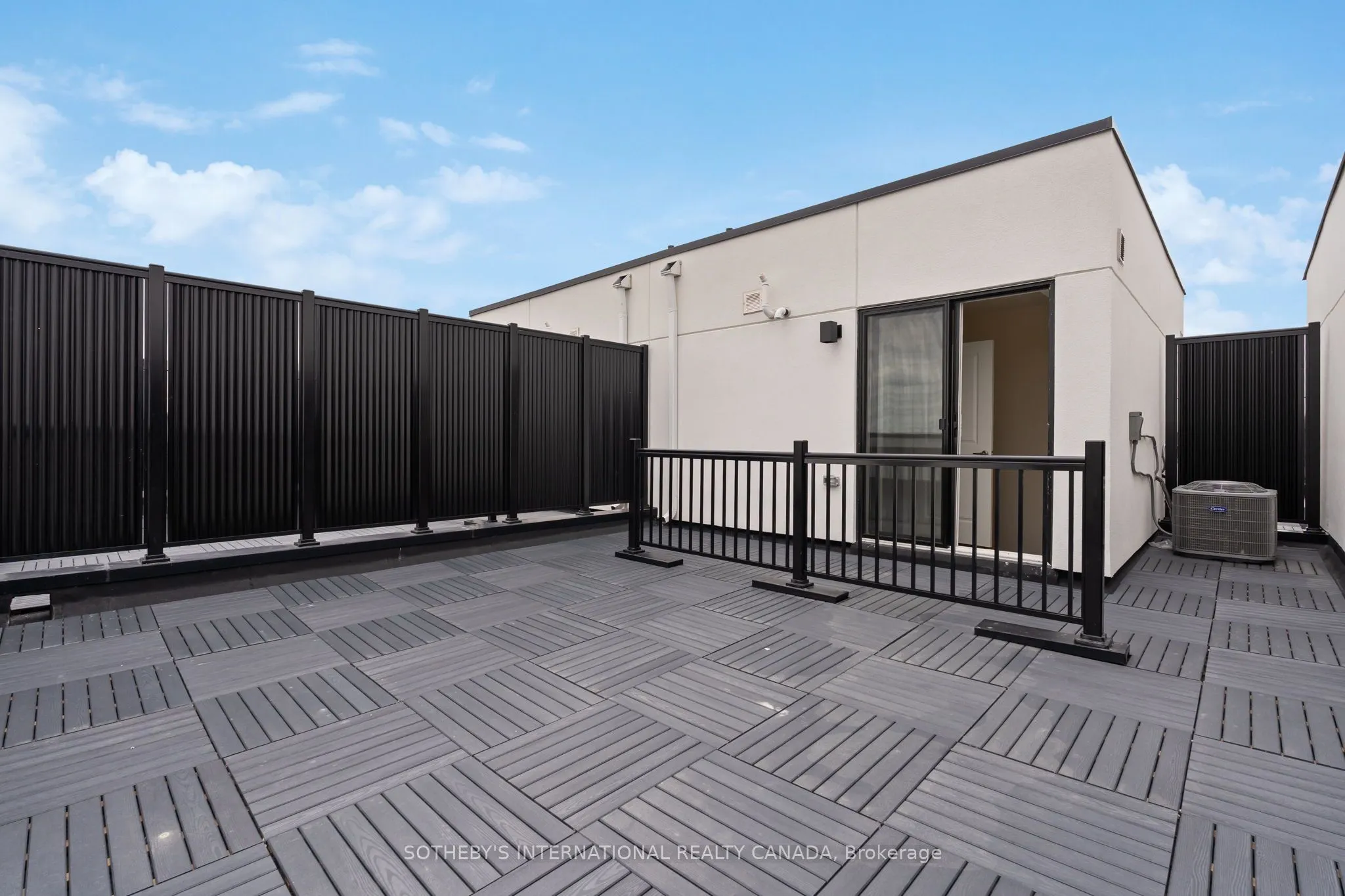 1695 Dersan Street, #204