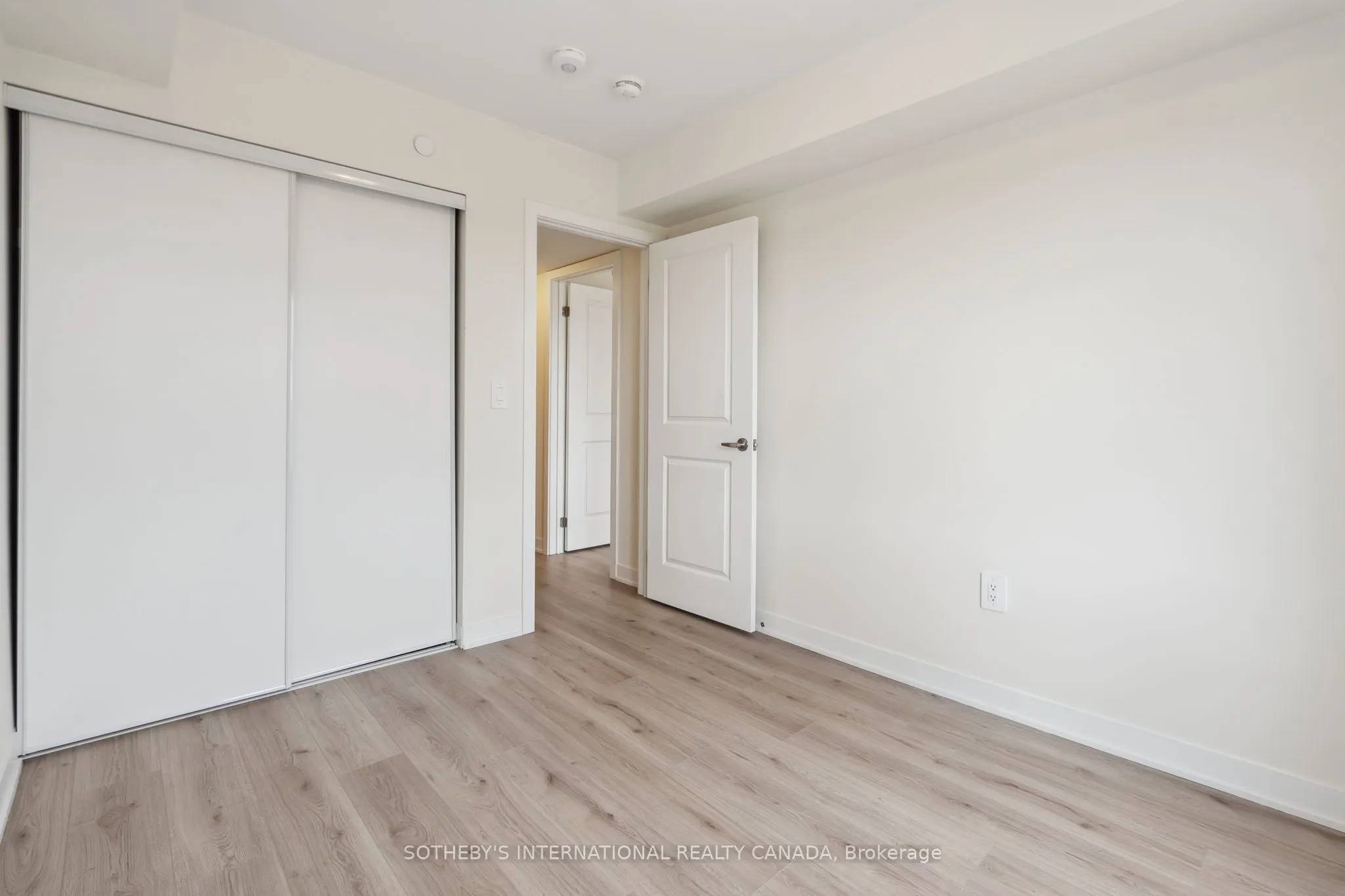 1695 Dersan Street, #204