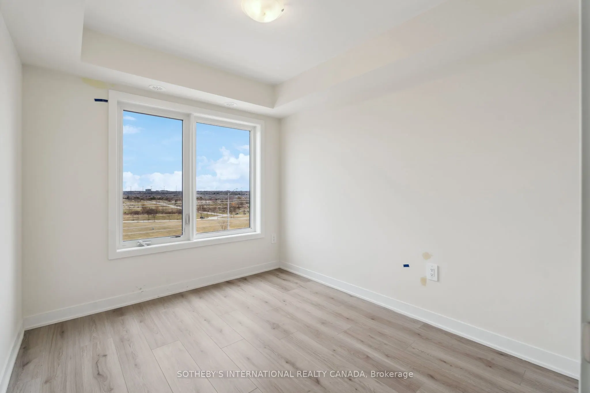 1695 Dersan Street, #204