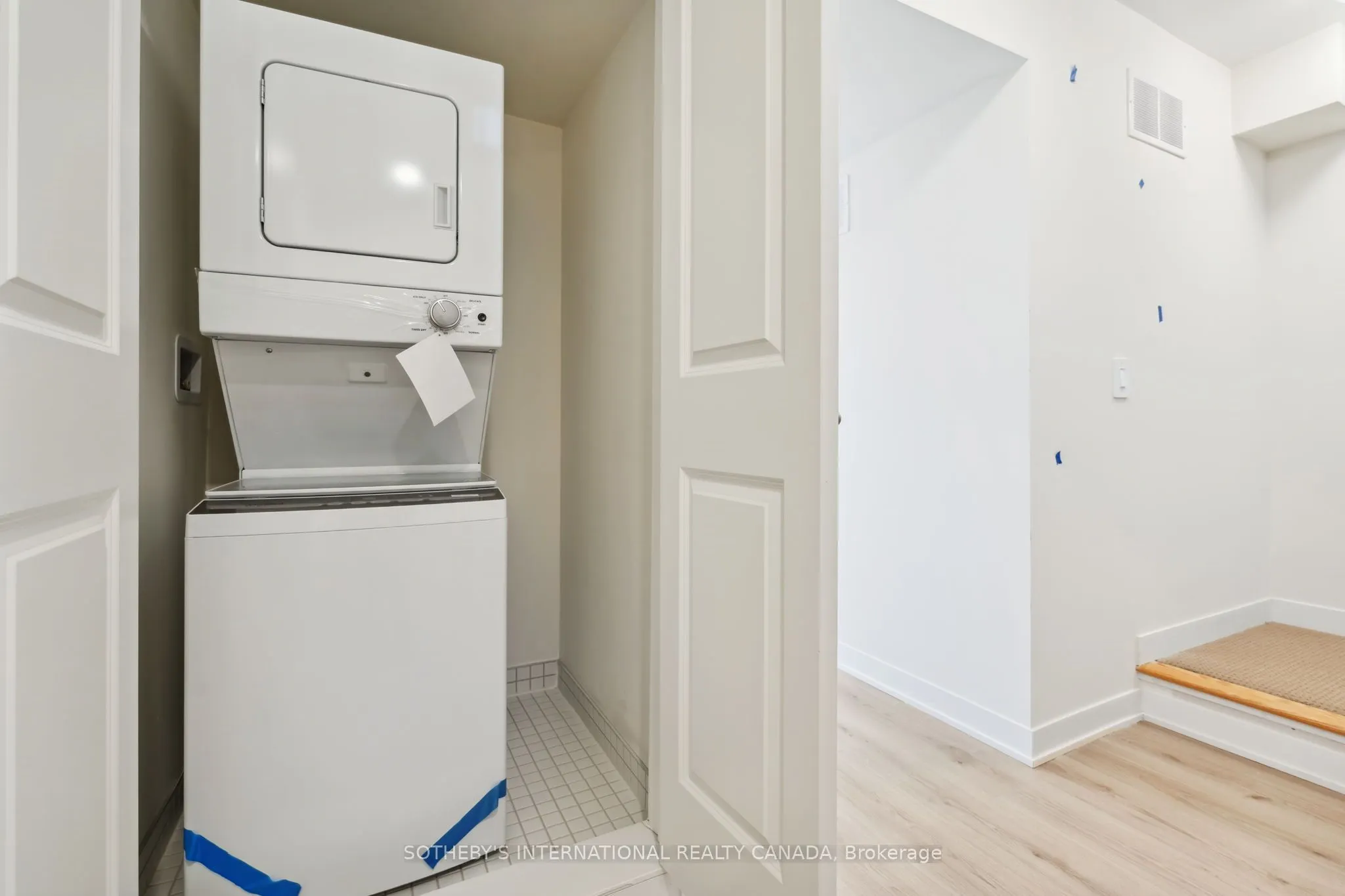 1695 Dersan Street, #204