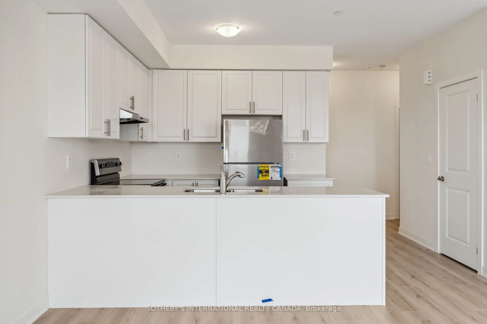 1695 Dersan Street, #204