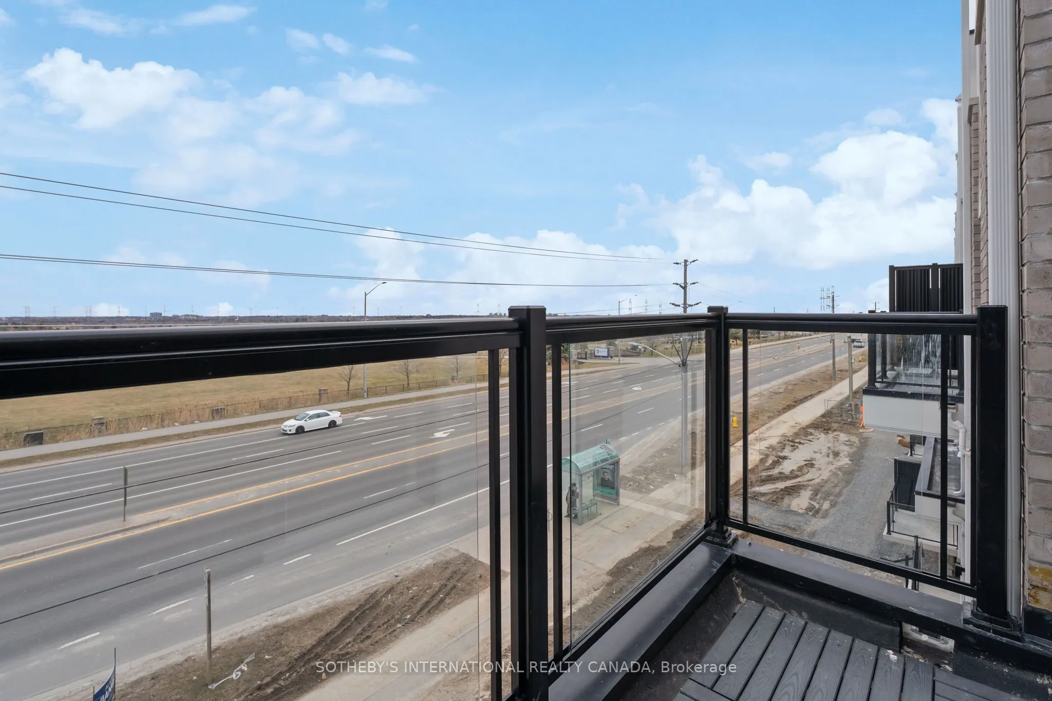 1695 Dersan Street, #204