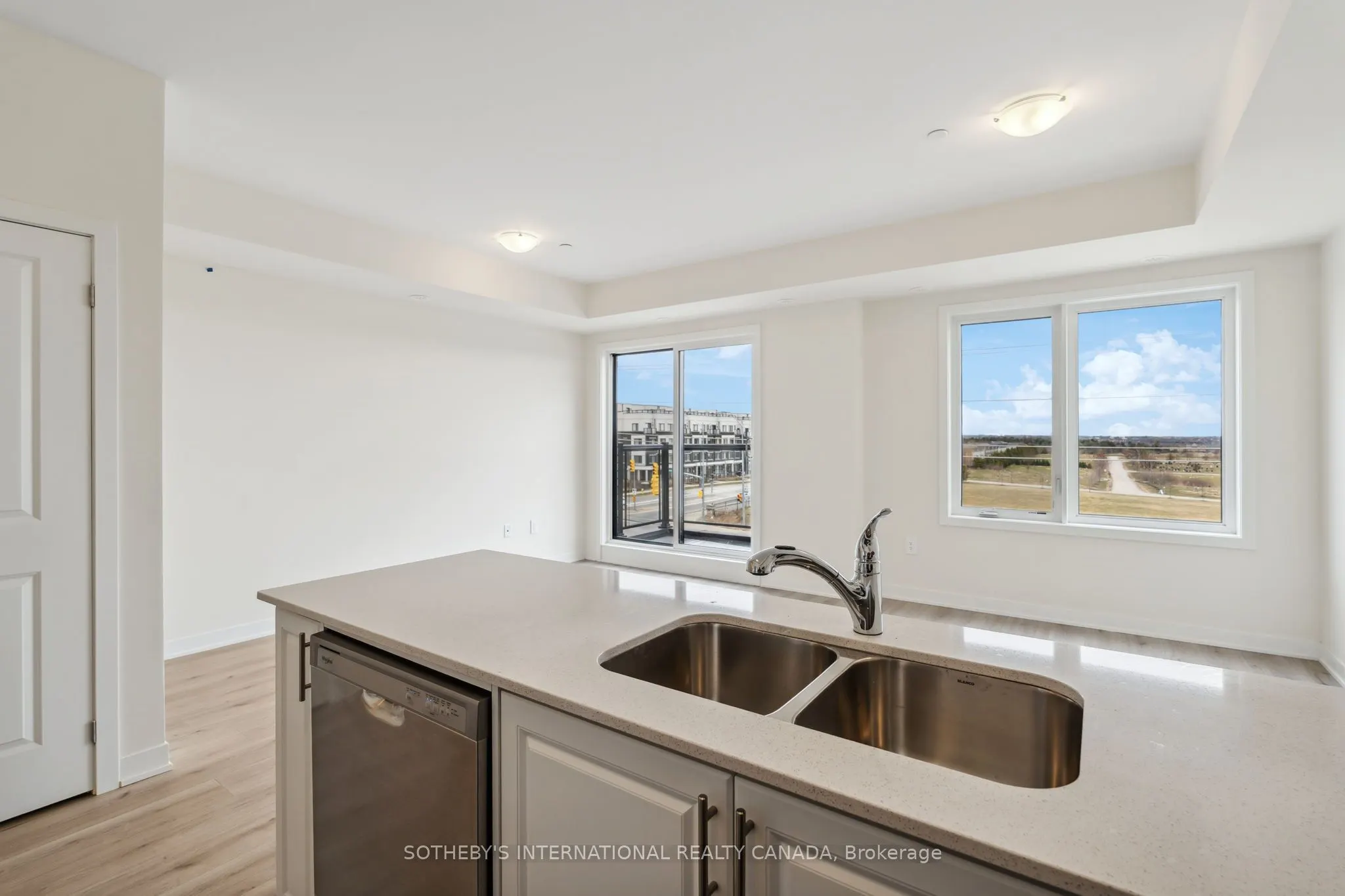1695 Dersan Street, #204
