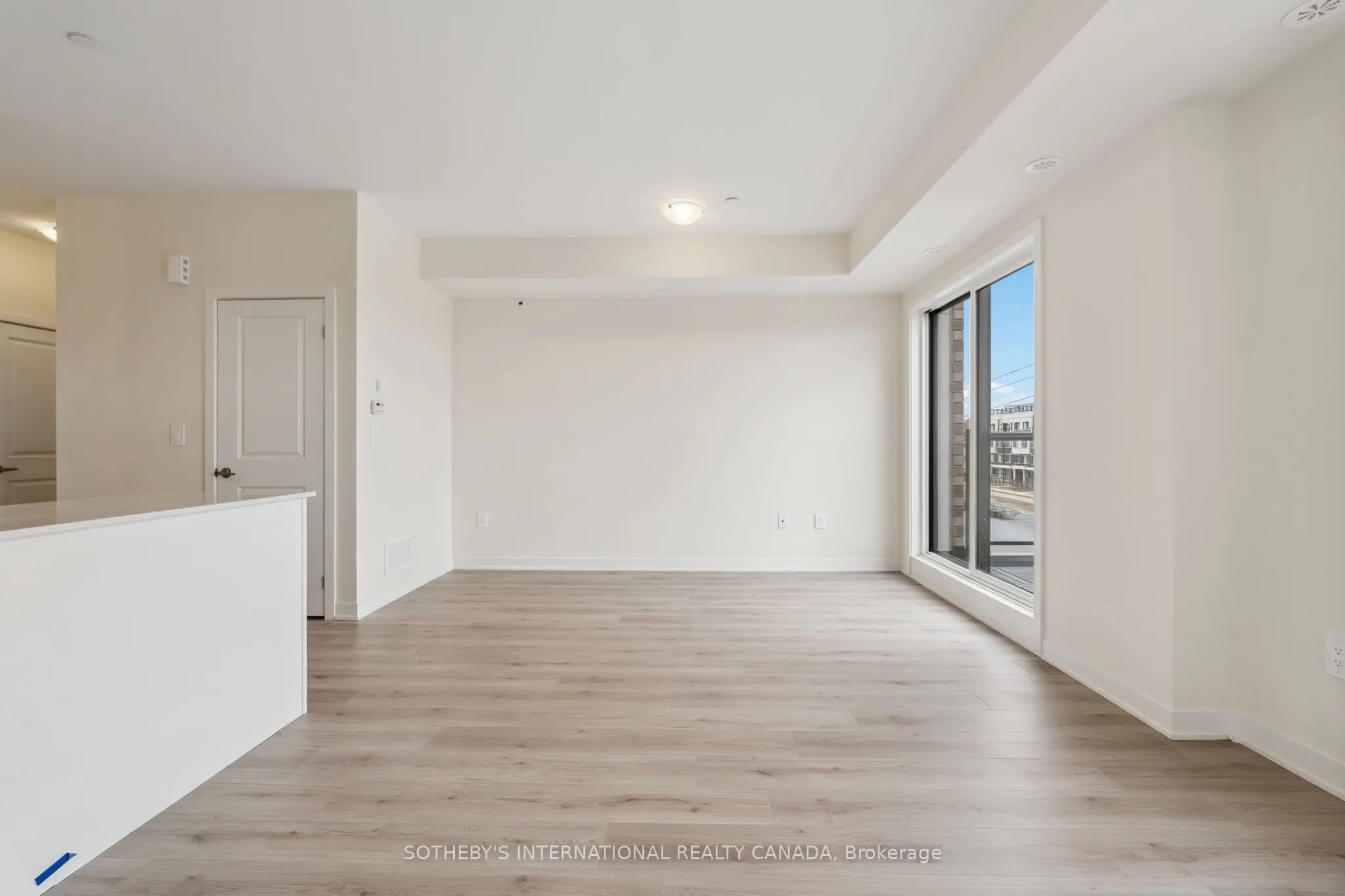 1695 Dersan Street, #204