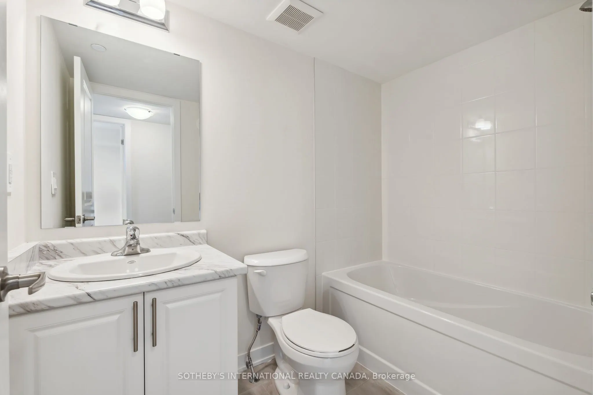 1695 Dersan Street, #204