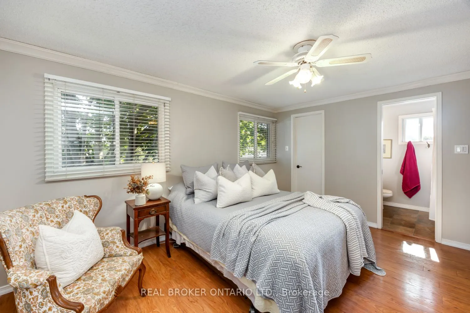 6 Andrew Court