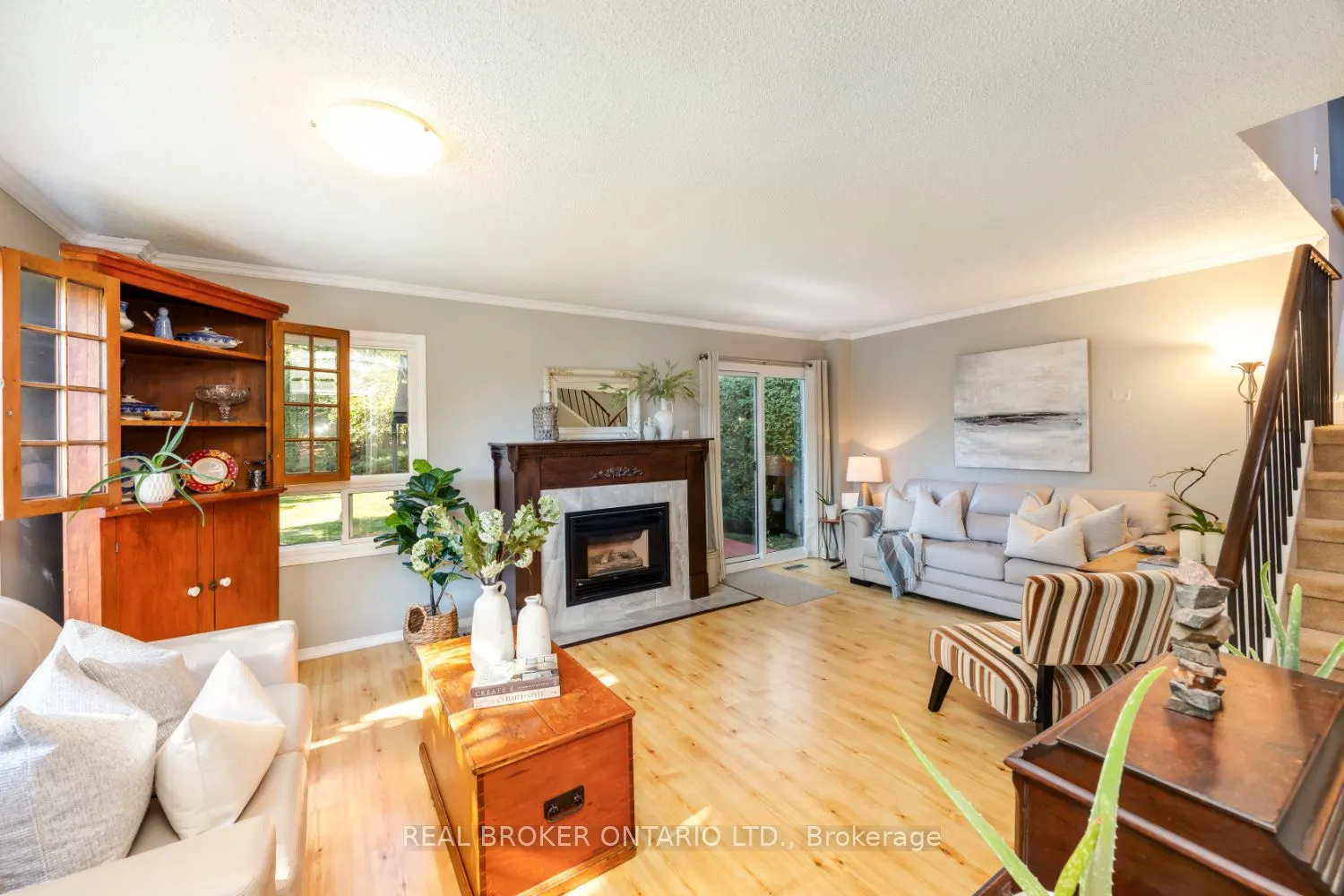 6 Andrew Court