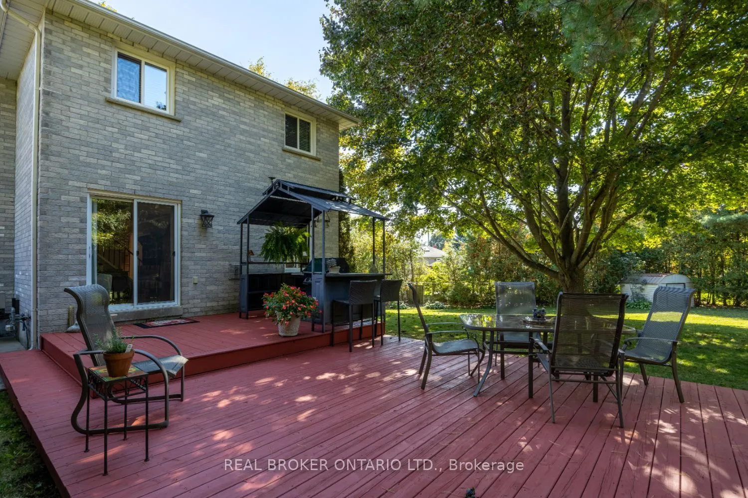 6 Andrew Court