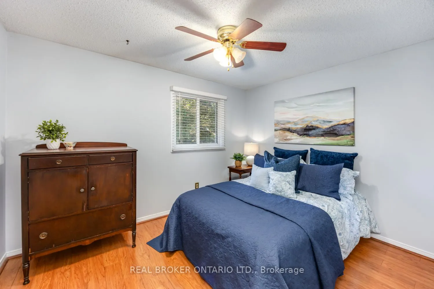 6 Andrew Court