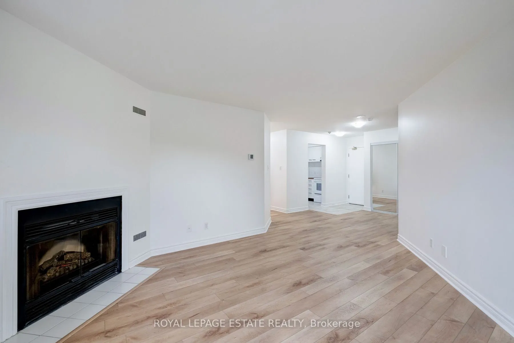 195 Lake Driveway W, #414