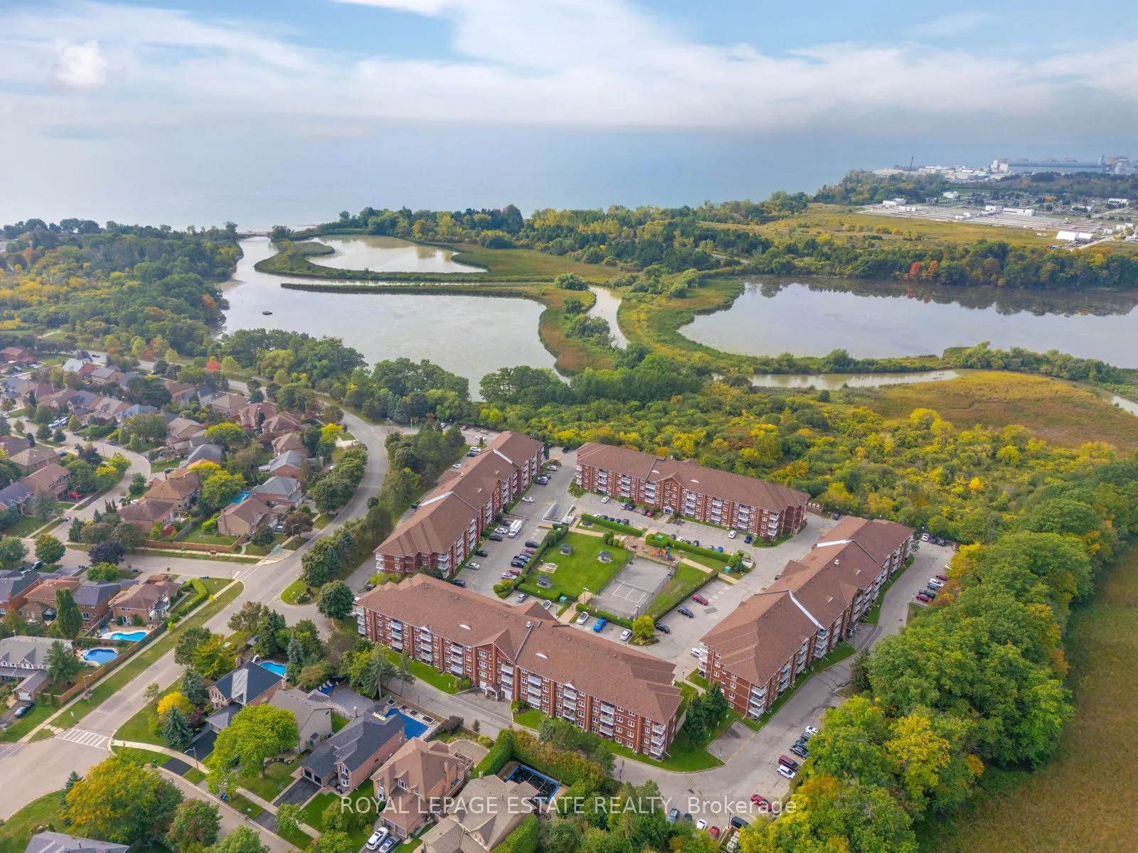 195 Lake Driveway W, #414