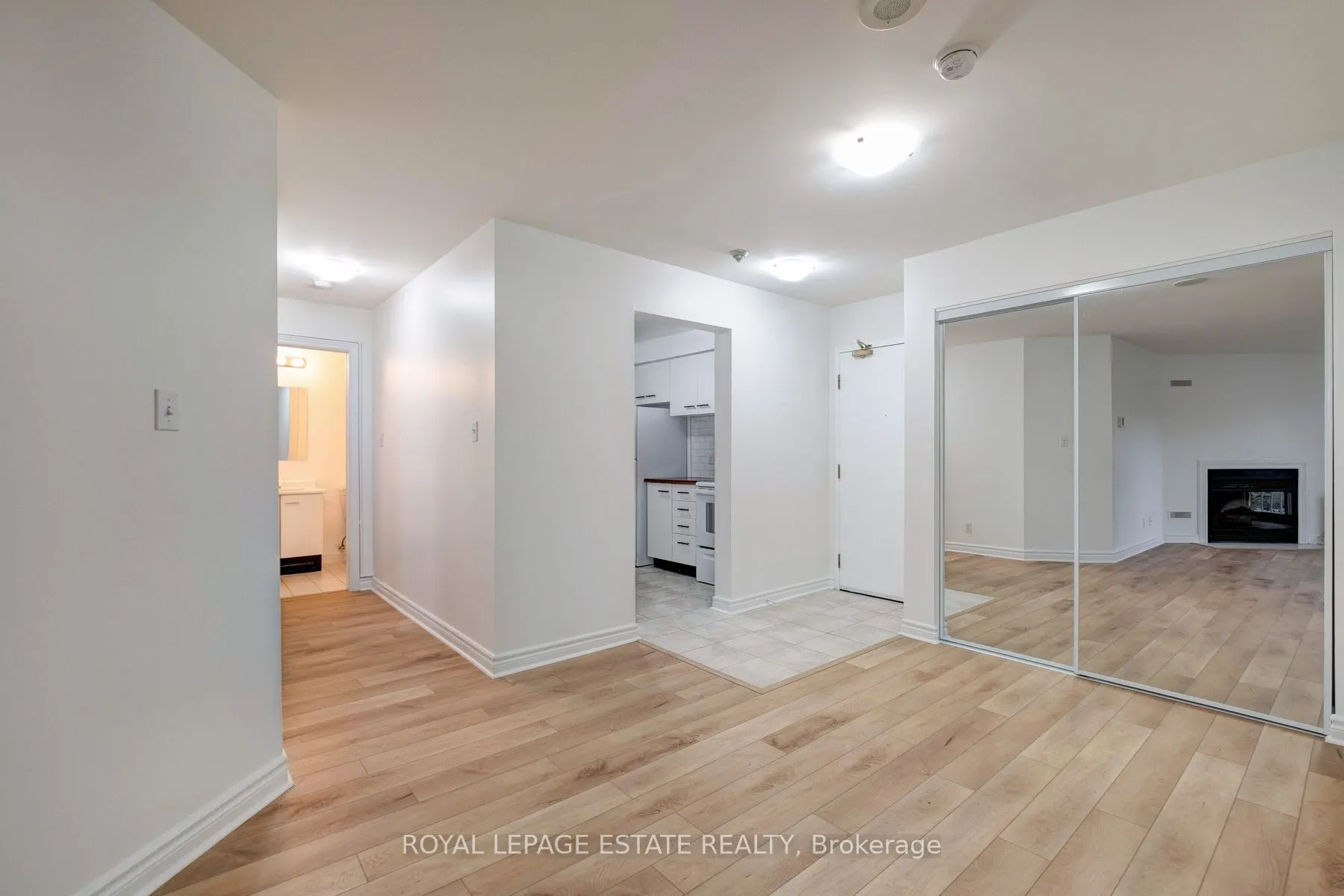 195 Lake Driveway W, #414