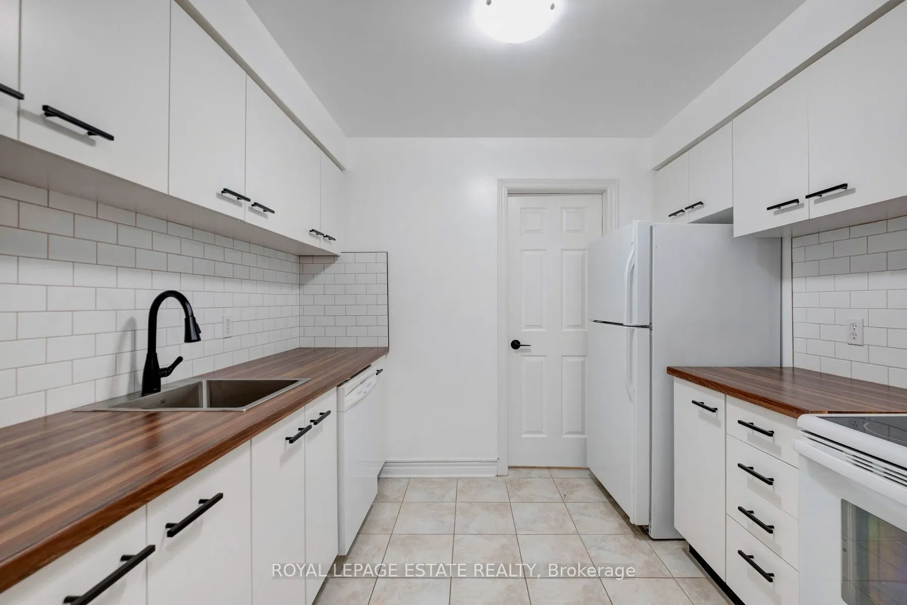 195 Lake Driveway W, #414