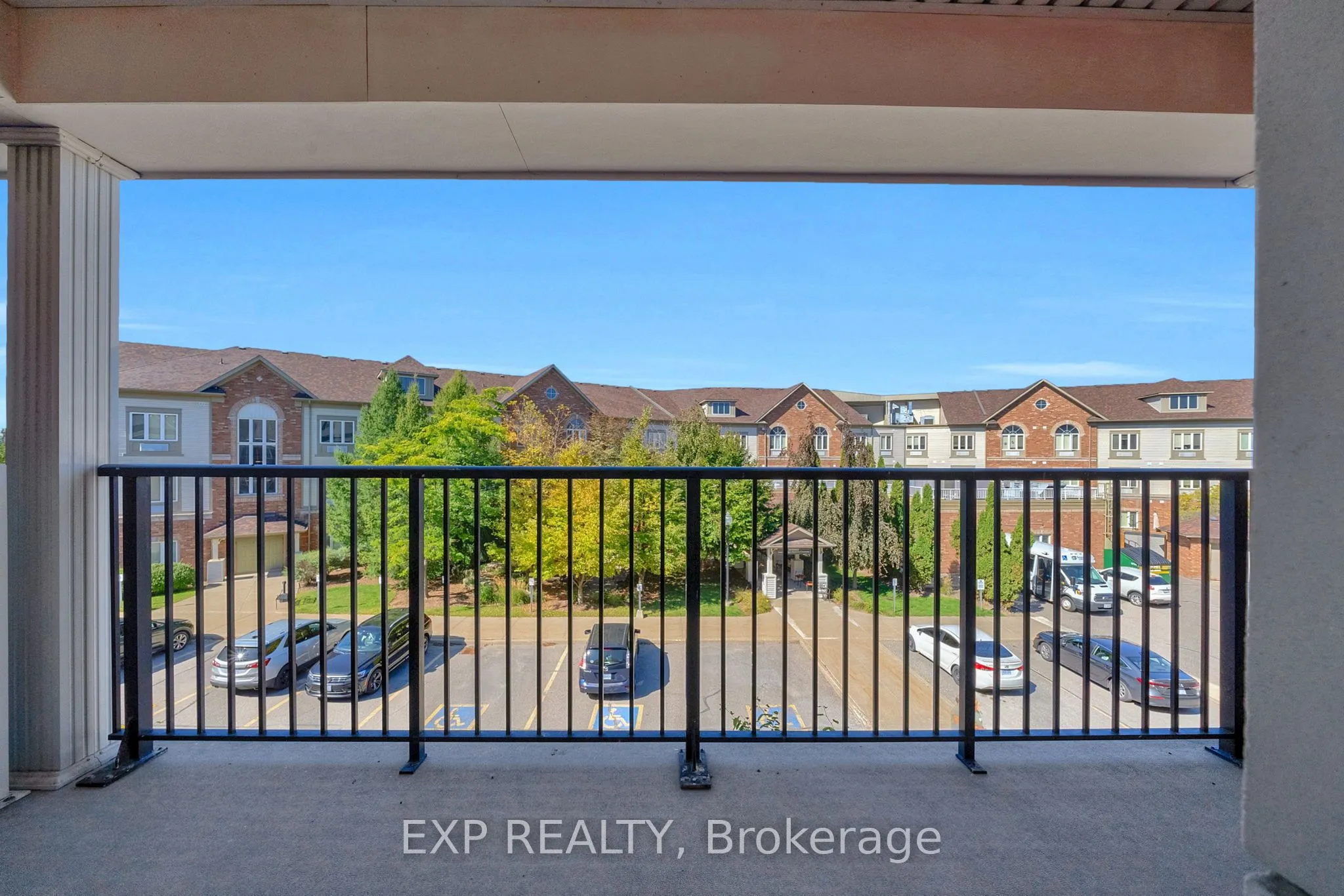 61 Clarington Boulevard, #305