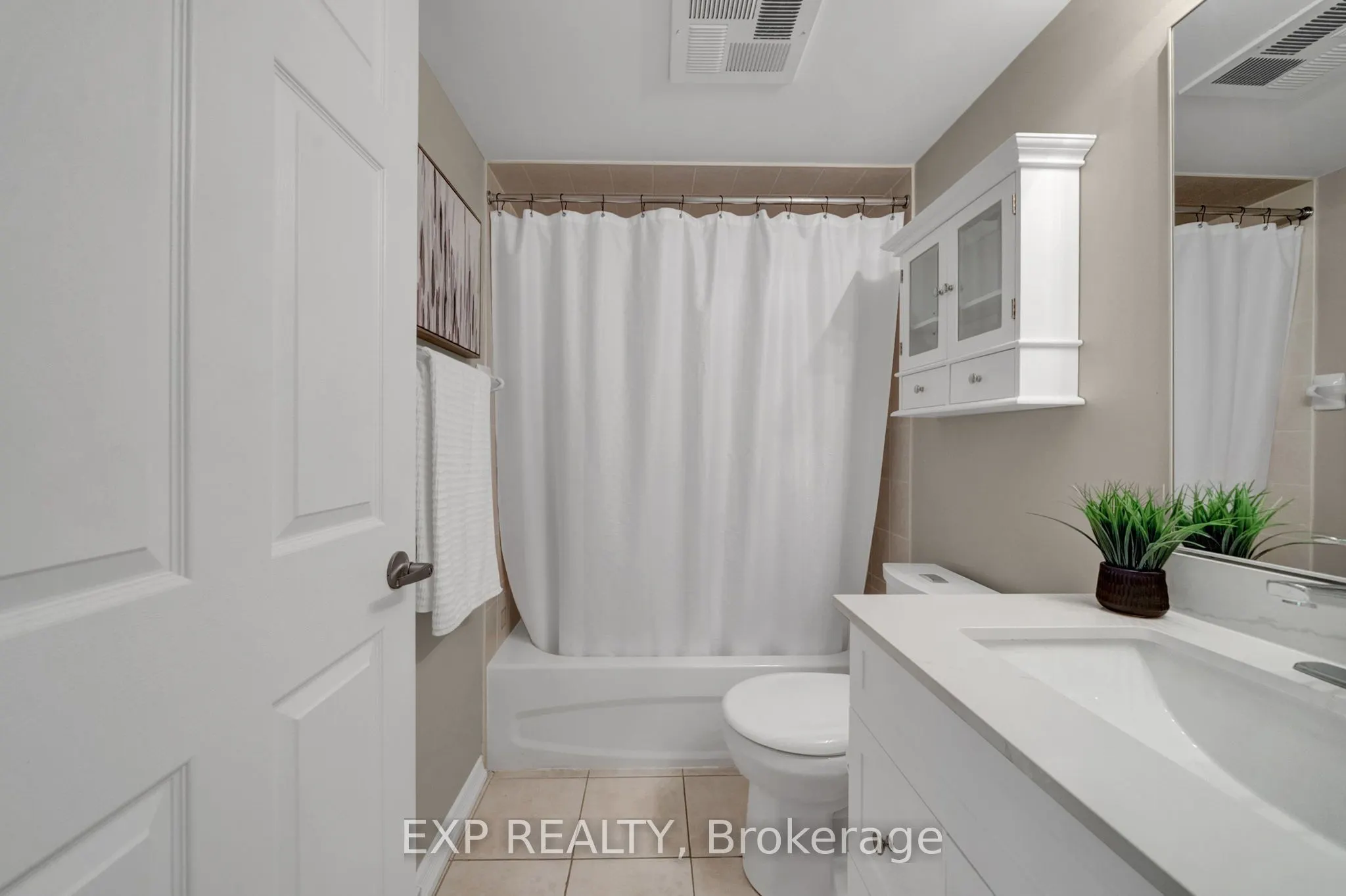 61 Clarington Boulevard, #305