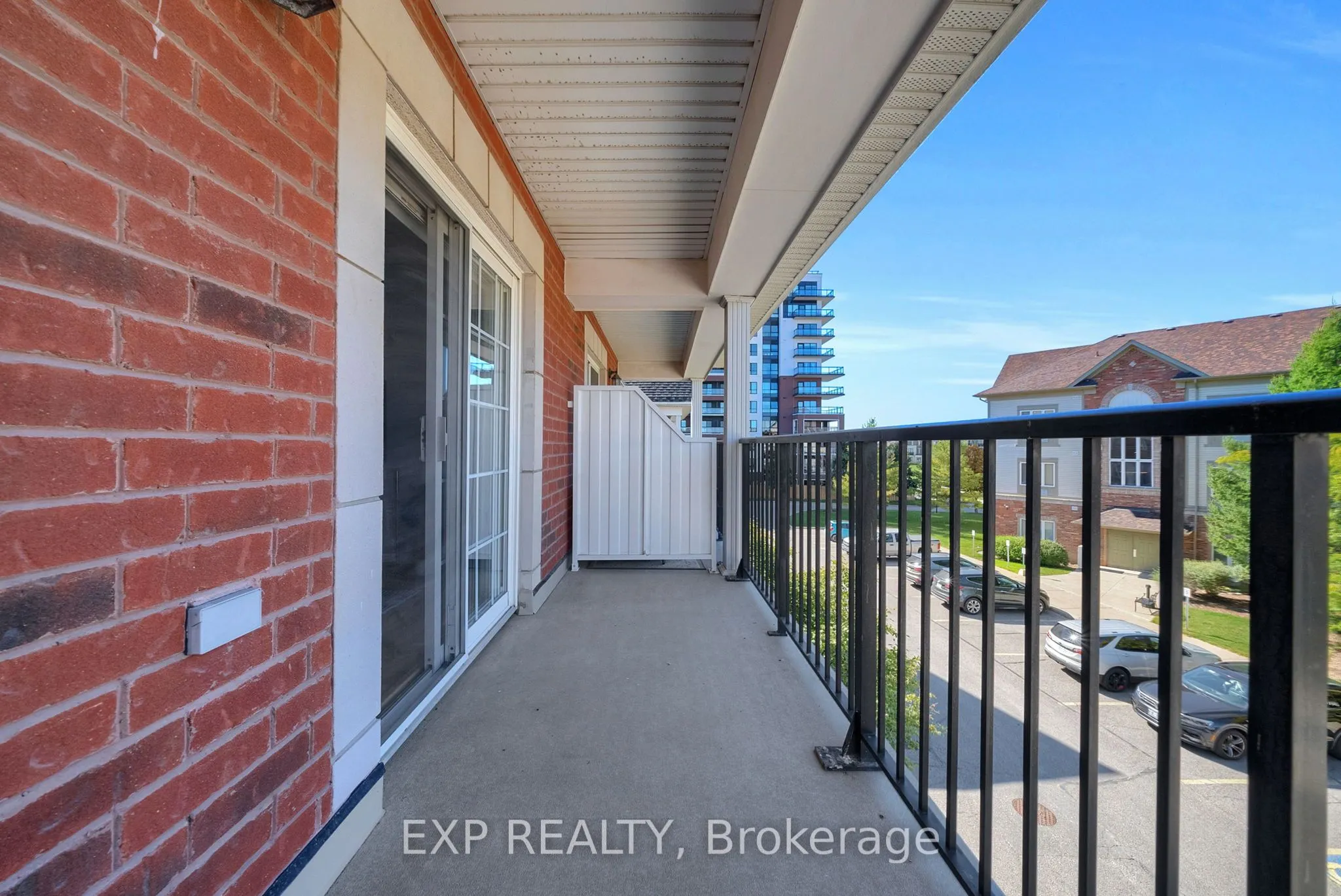 61 Clarington Boulevard, #305
