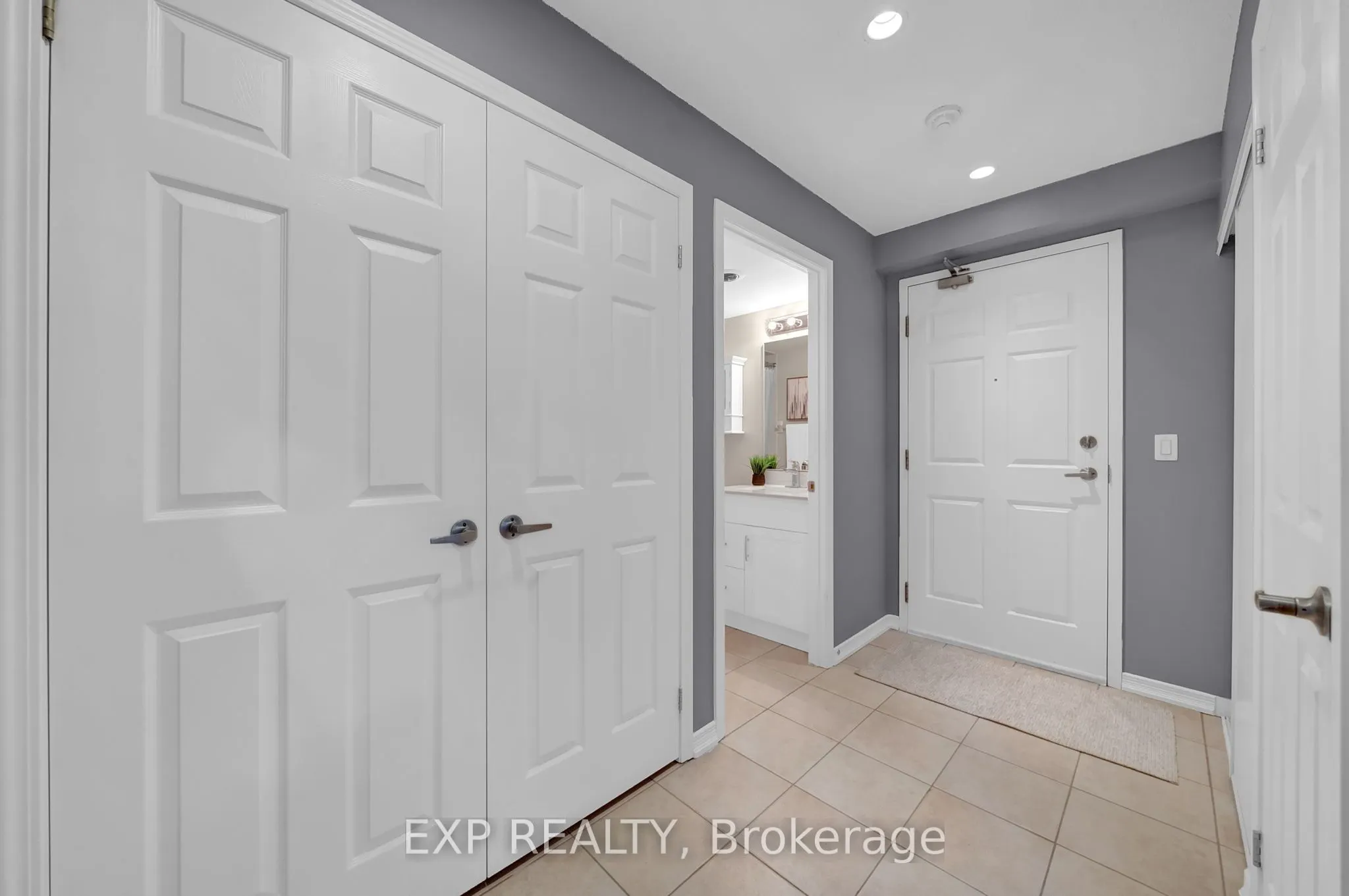 61 Clarington Boulevard, #305