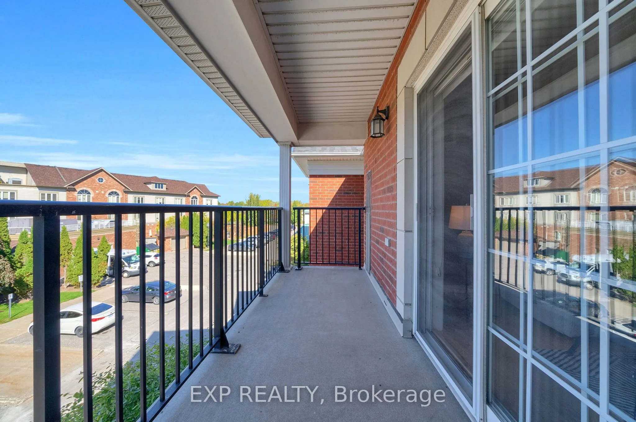 61 Clarington Boulevard, #305