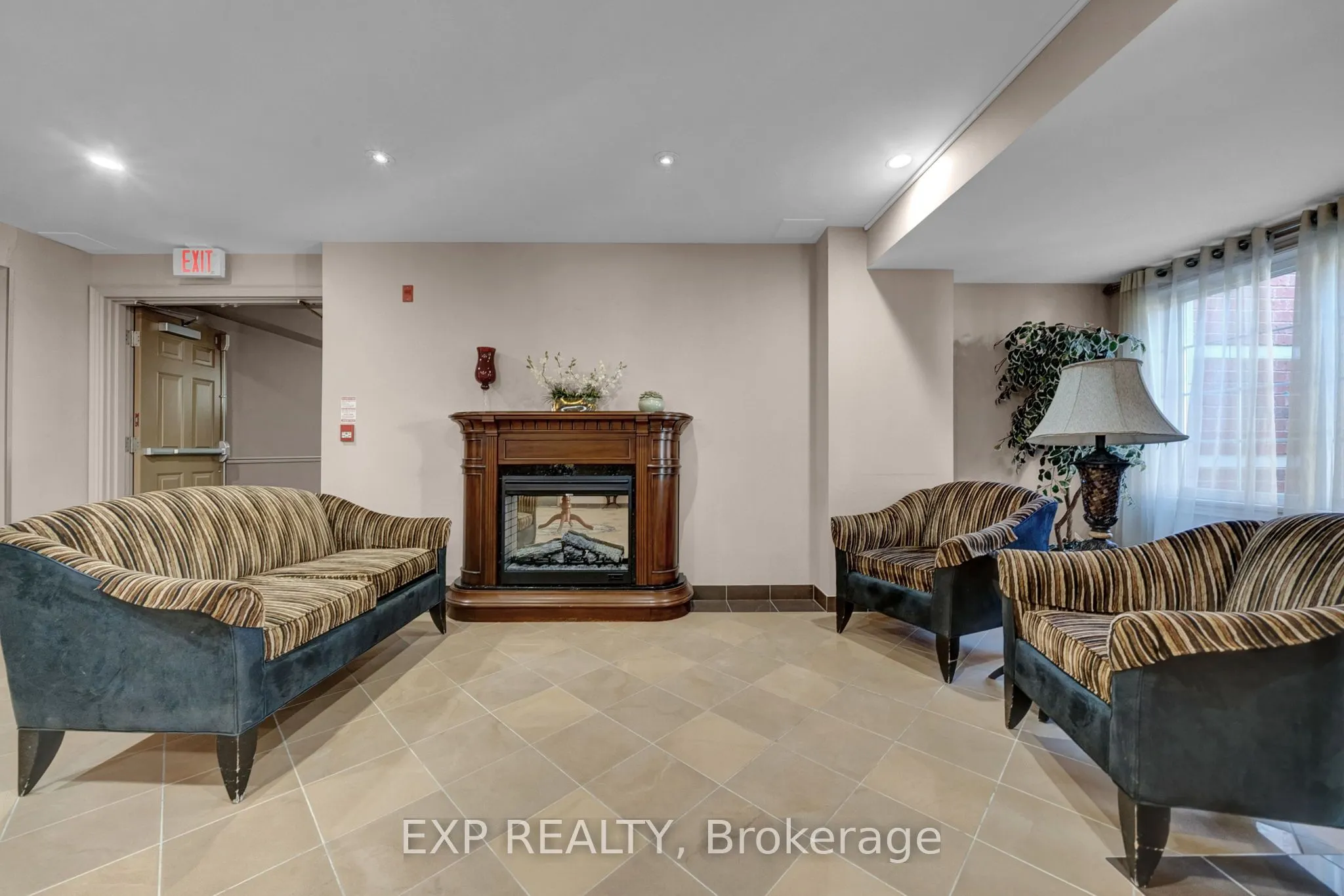 61 Clarington Boulevard, #305