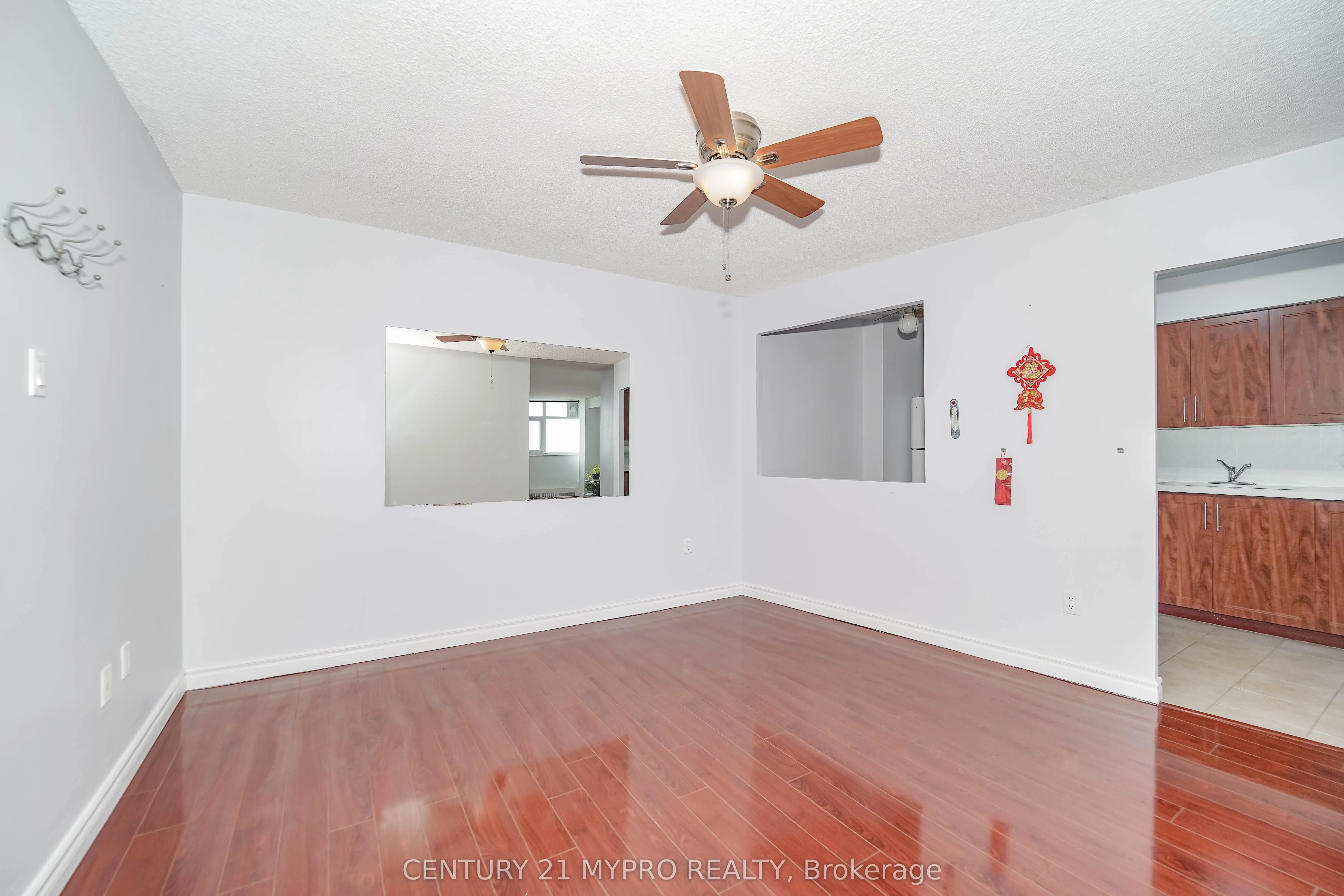 100 Echo Point, #1708
