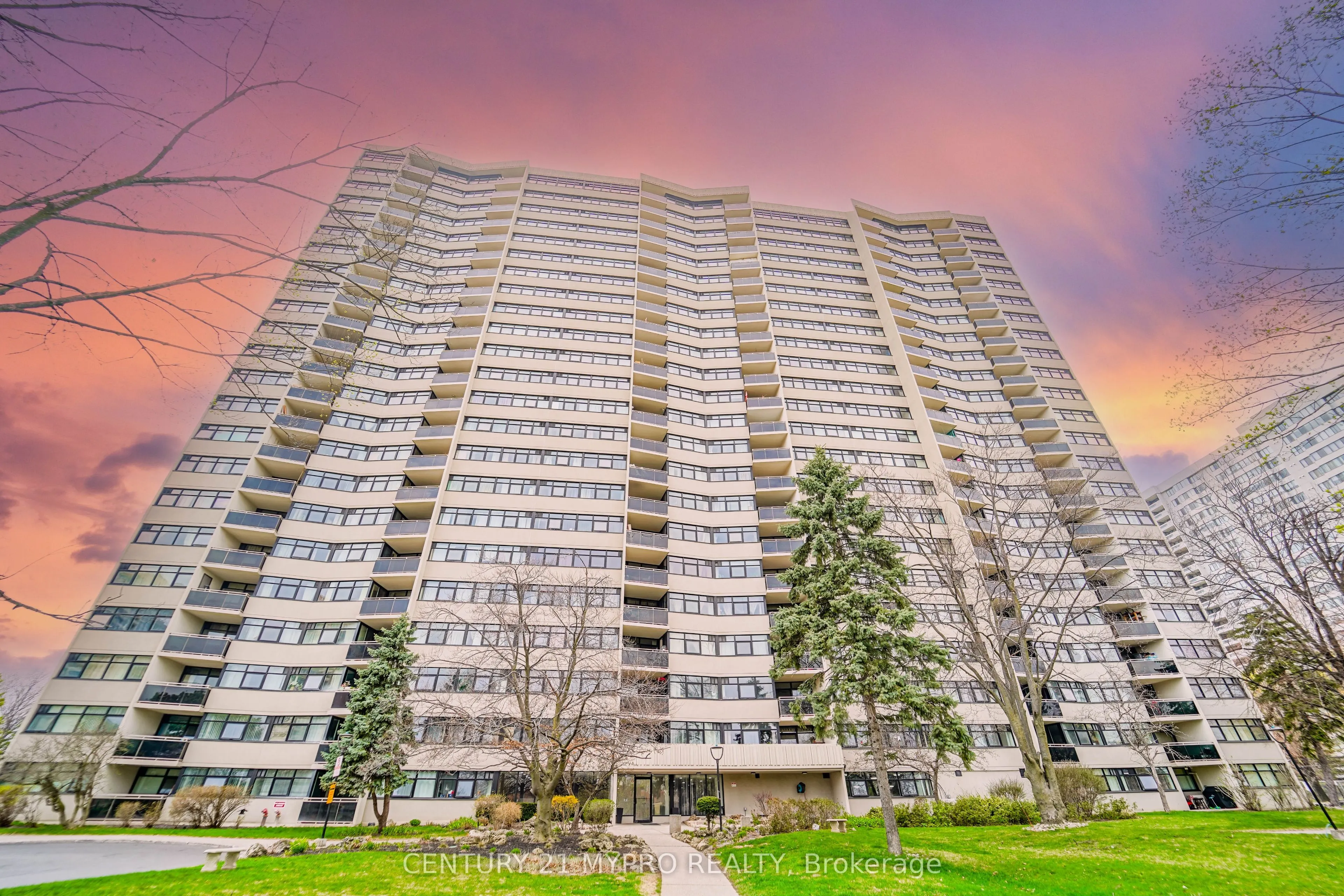 100 Echo Point, #1708