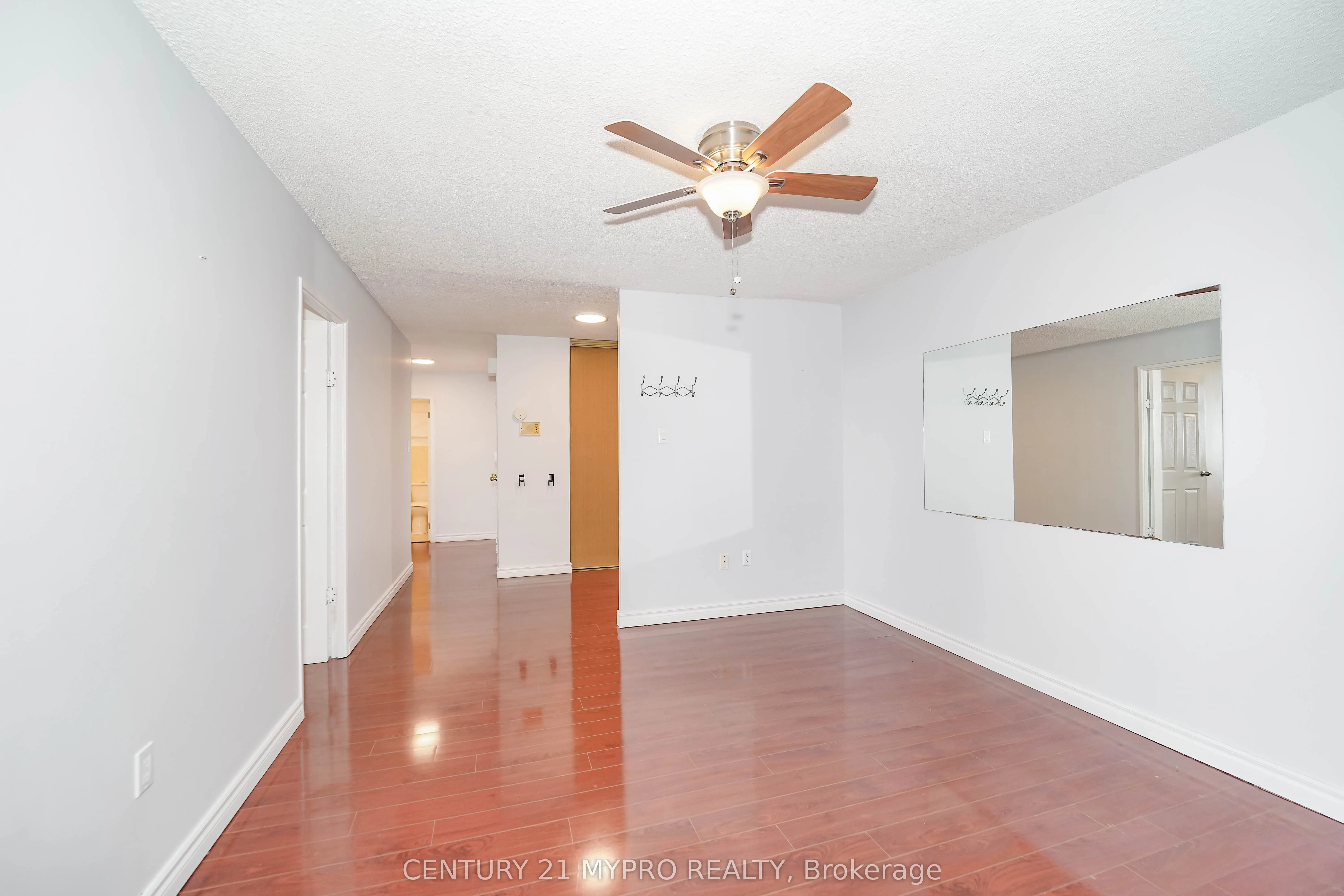 100 Echo Point, #1708