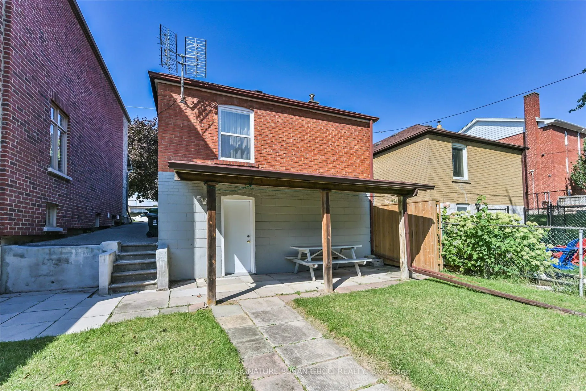 127 Furnival Road