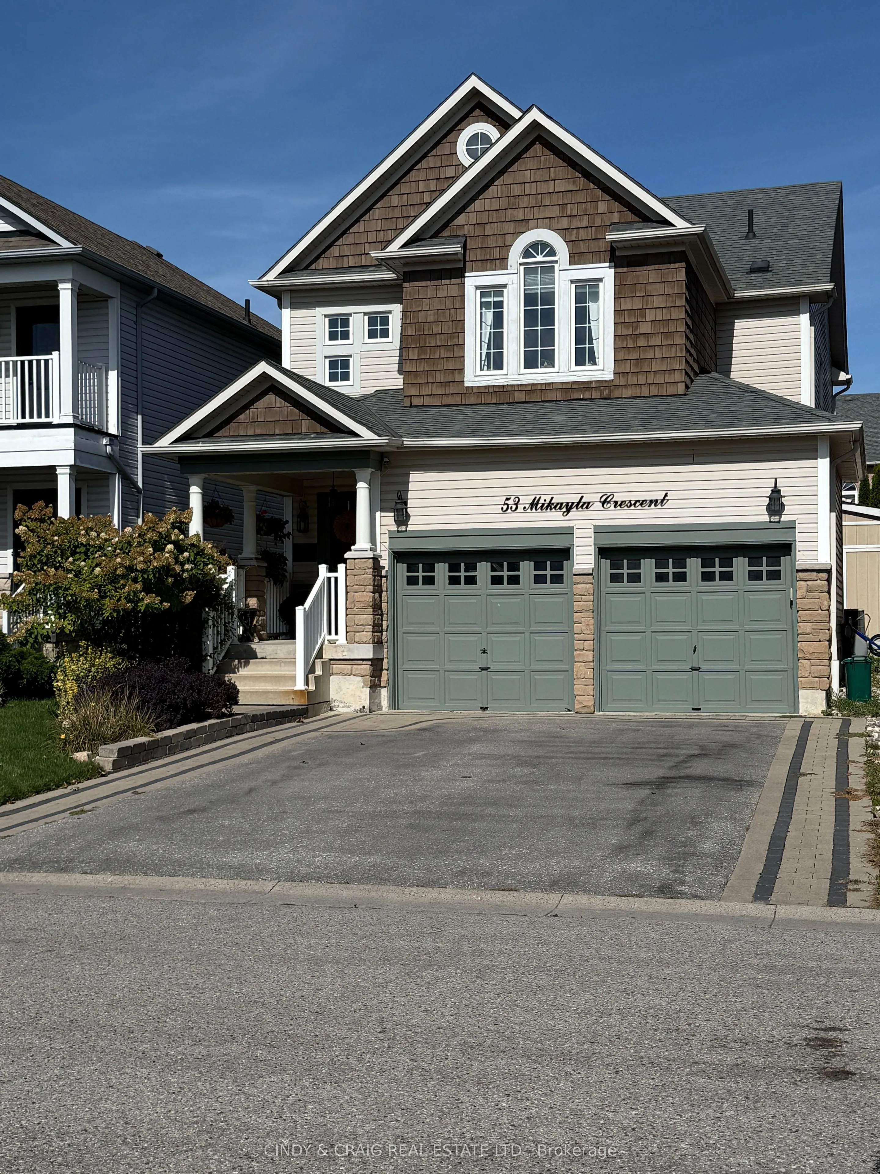 53 Mikayla Crescent