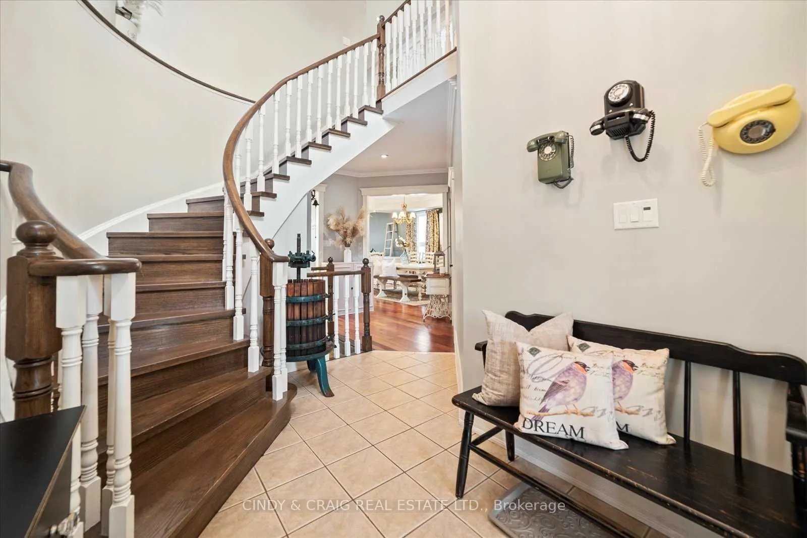 53 Mikayla Crescent