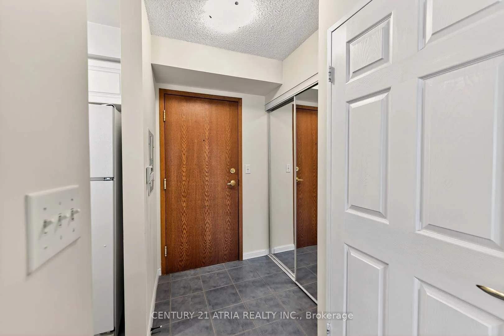 11 Lee Centre Drive, #1115