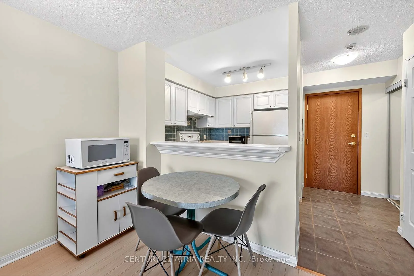 11 Lee Centre Drive, #1115