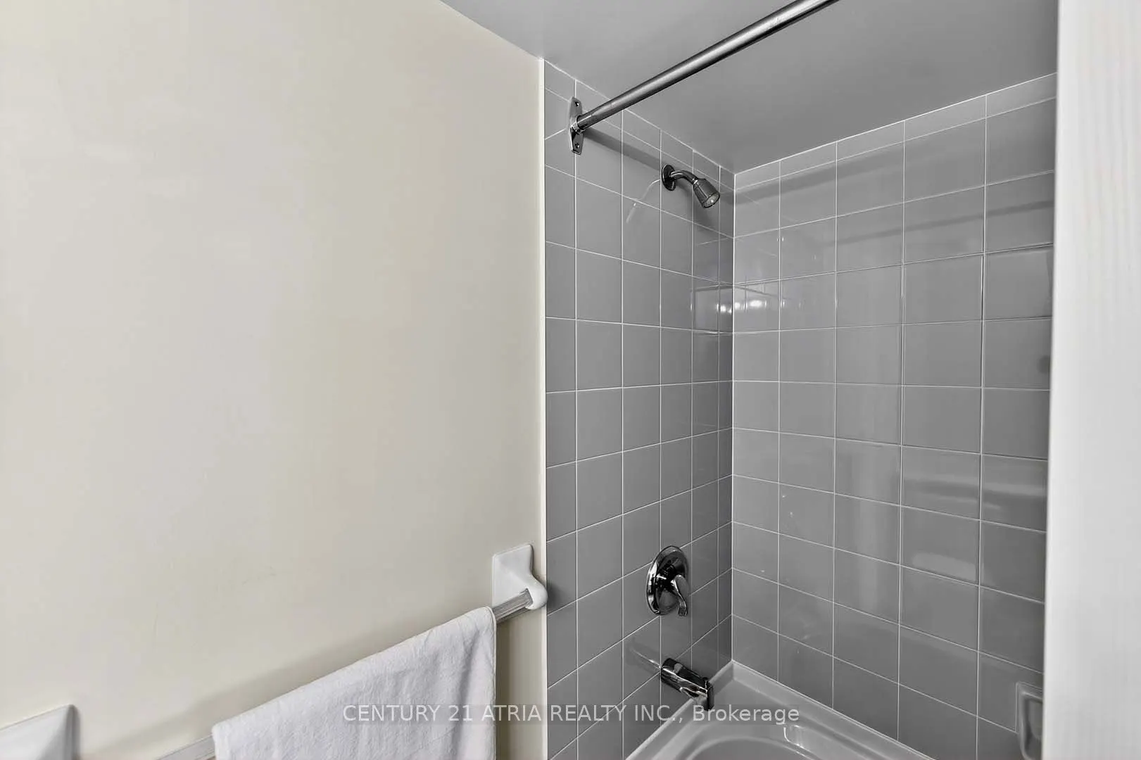 11 Lee Centre Drive, #1115