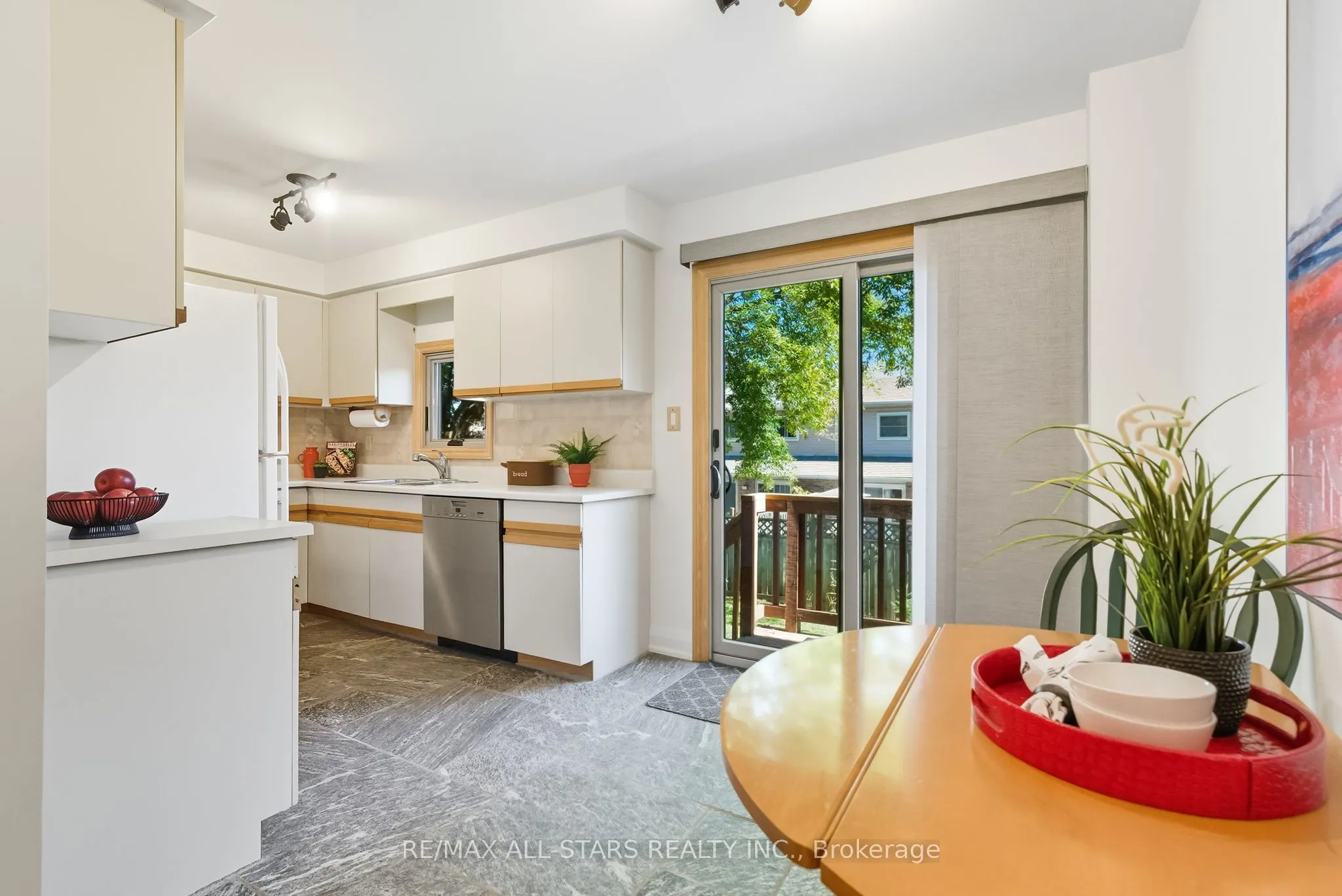1094 Longbow Drive