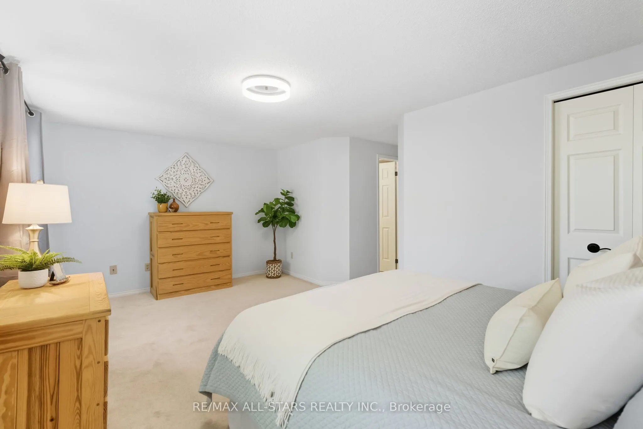 1094 Longbow Drive