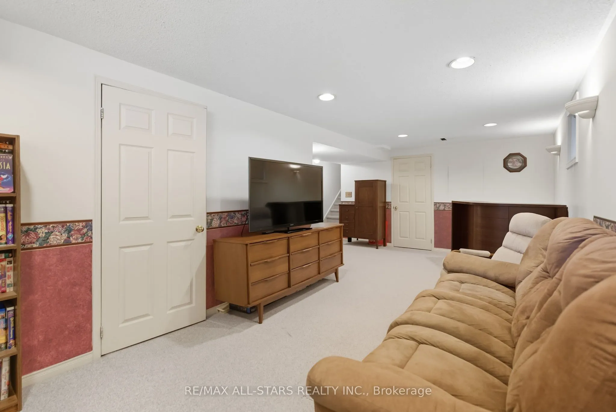1094 Longbow Drive